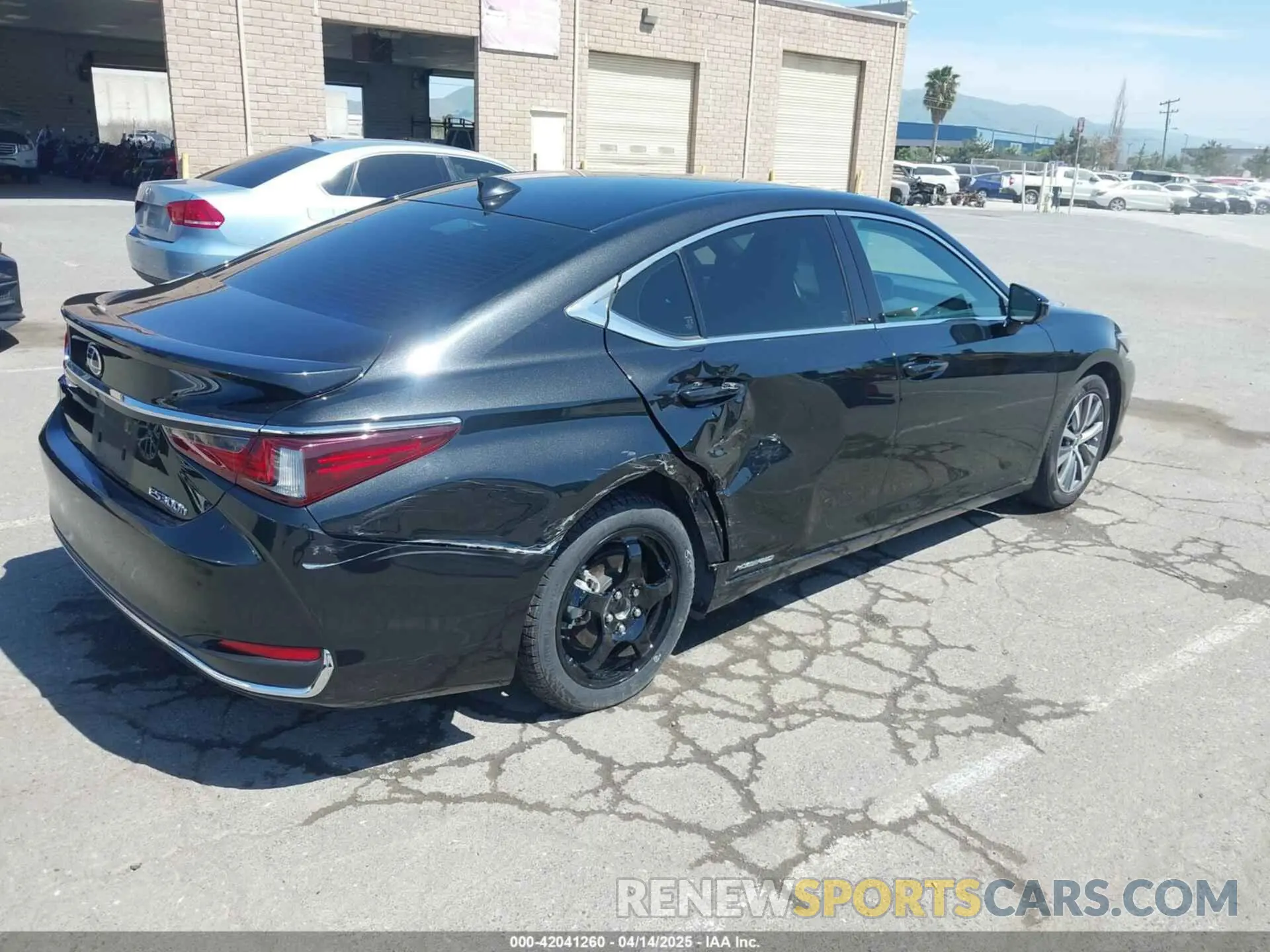4 fotografías del automóvil dañado JTHB21B19K2012264 LEXUS ES 300H 2019
