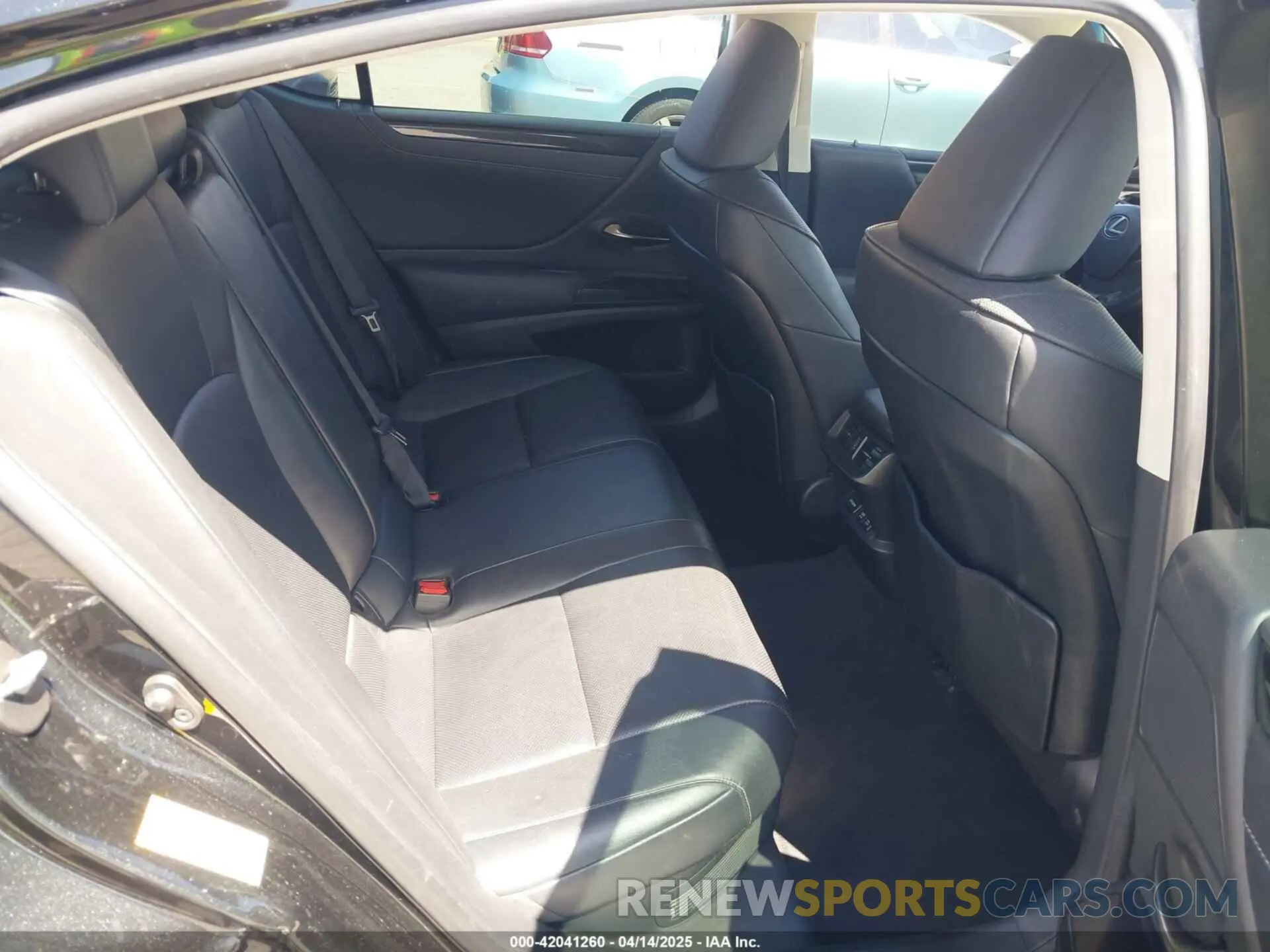 8 fotografías del automóvil dañado JTHB21B19K2012264 LEXUS ES 300H 2019