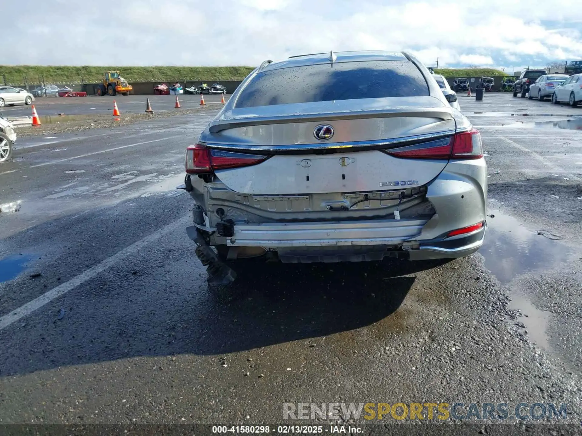 15 fotografías del automóvil dañado JTHB21B19K2018324 LEXUS ES 300H 2019