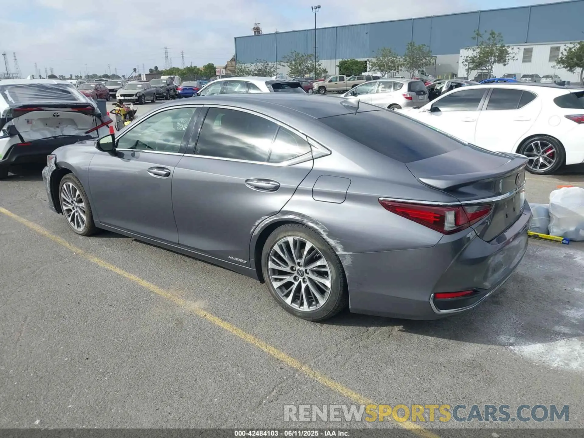 3 fotografías del automóvil dañado JTHB21B19K2022809 LEXUS ES 300H 2019