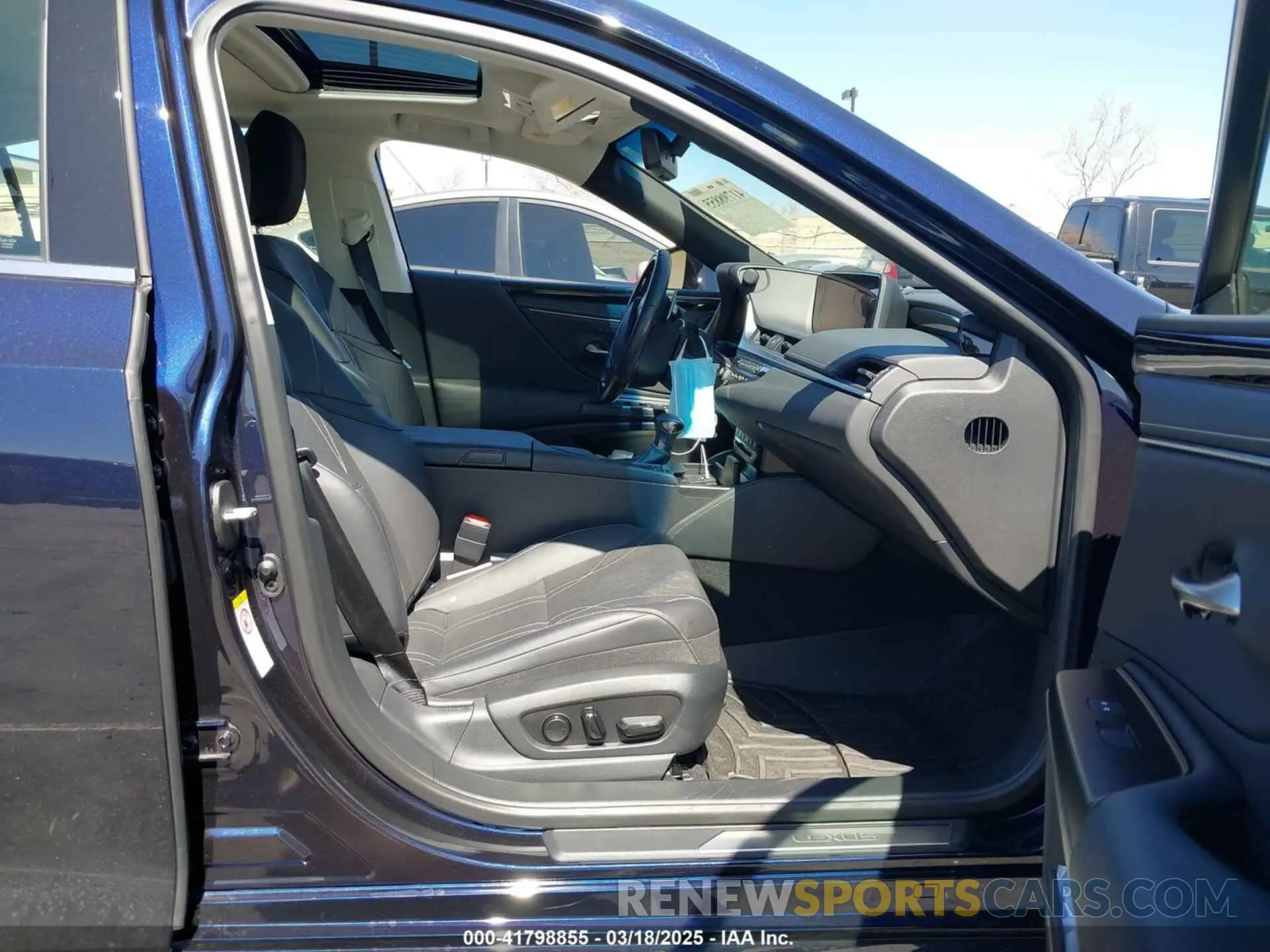 5 fotografías del automóvil dañado JTHB21B19K2041120 LEXUS ES 300H 2019