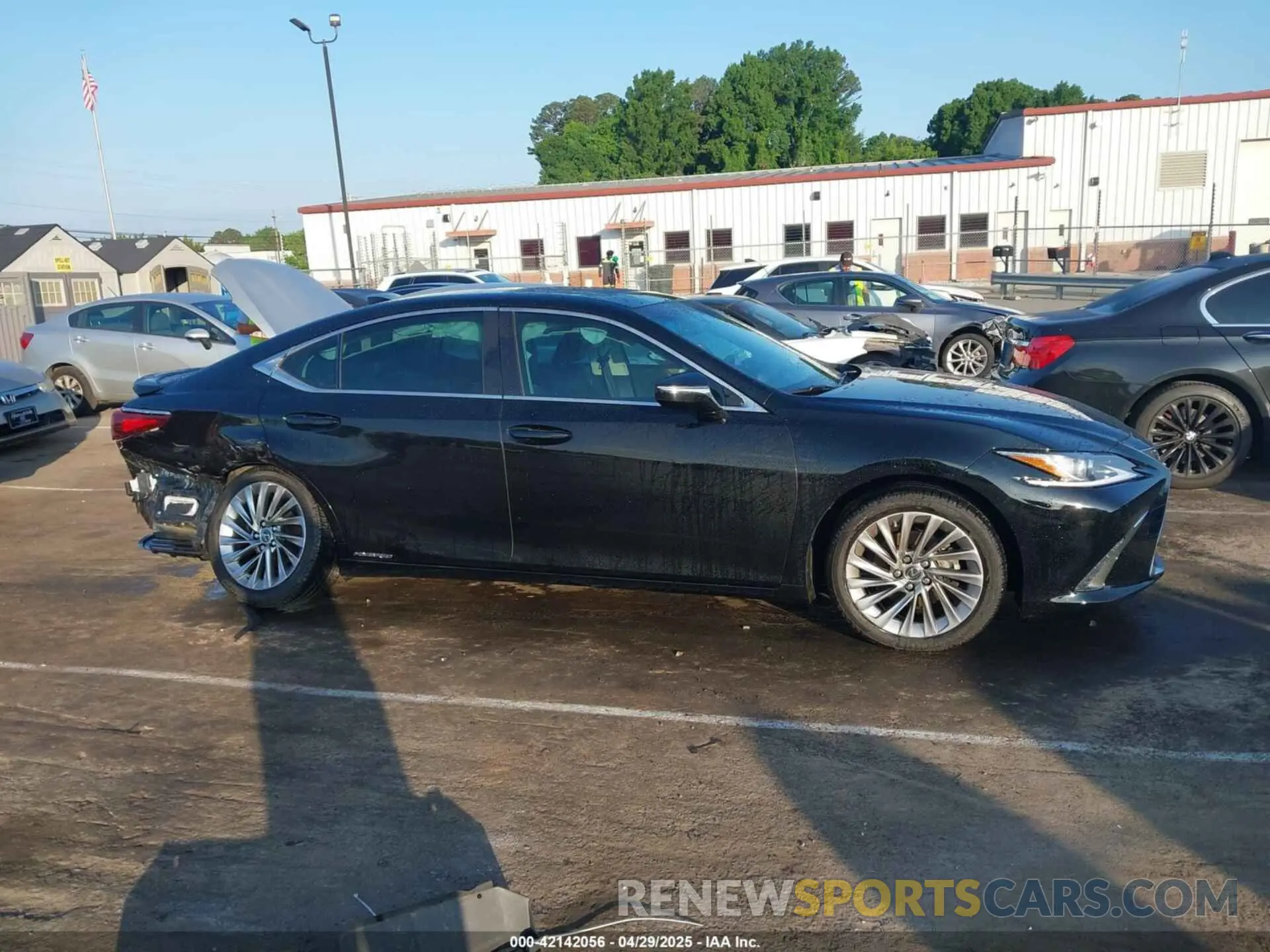 13 fotografías del automóvil dañado JTHB21B1XK2016825 LEXUS ES 300H 2019