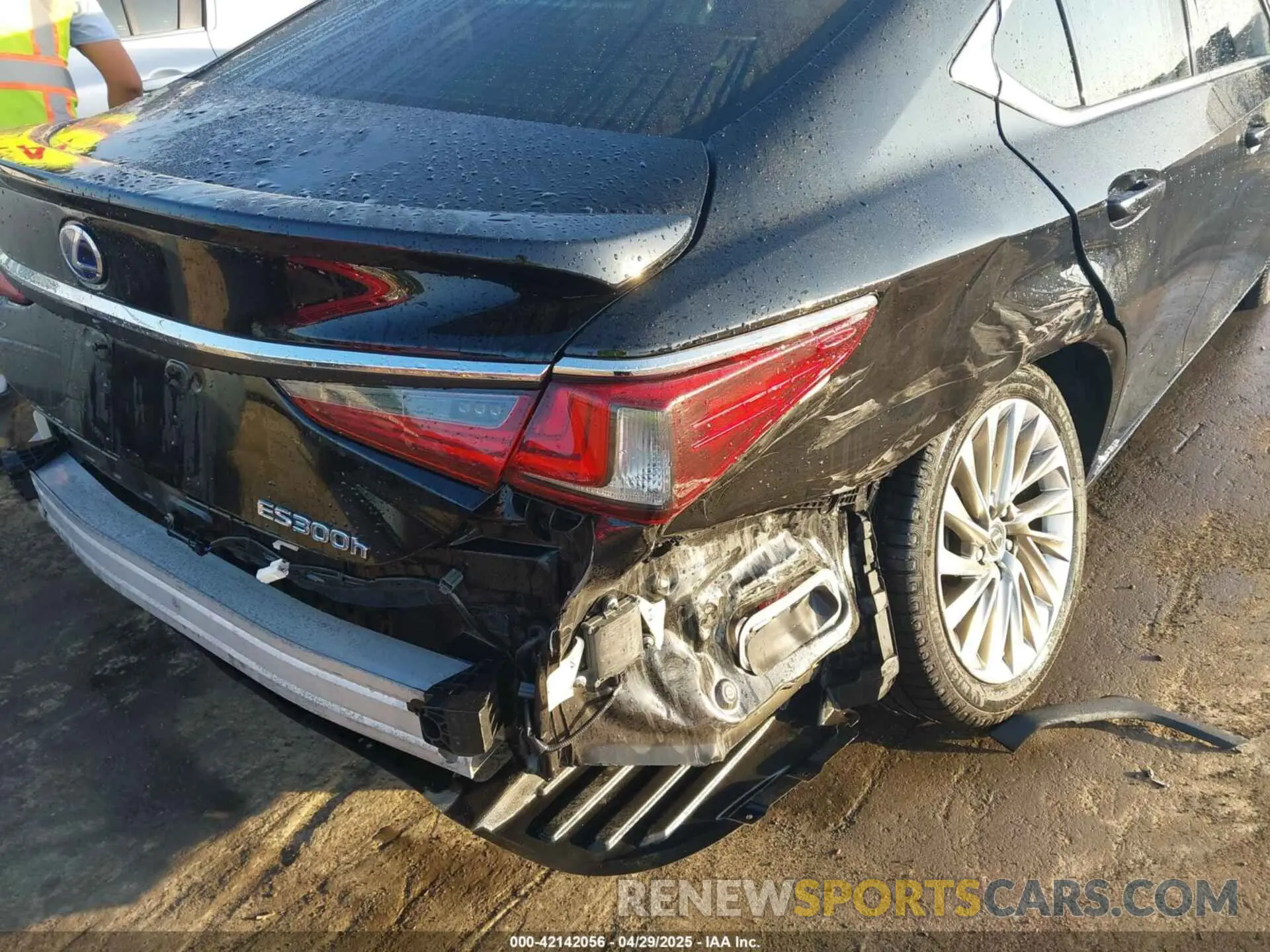 17 fotografías del automóvil dañado JTHB21B1XK2016825 LEXUS ES 300H 2019