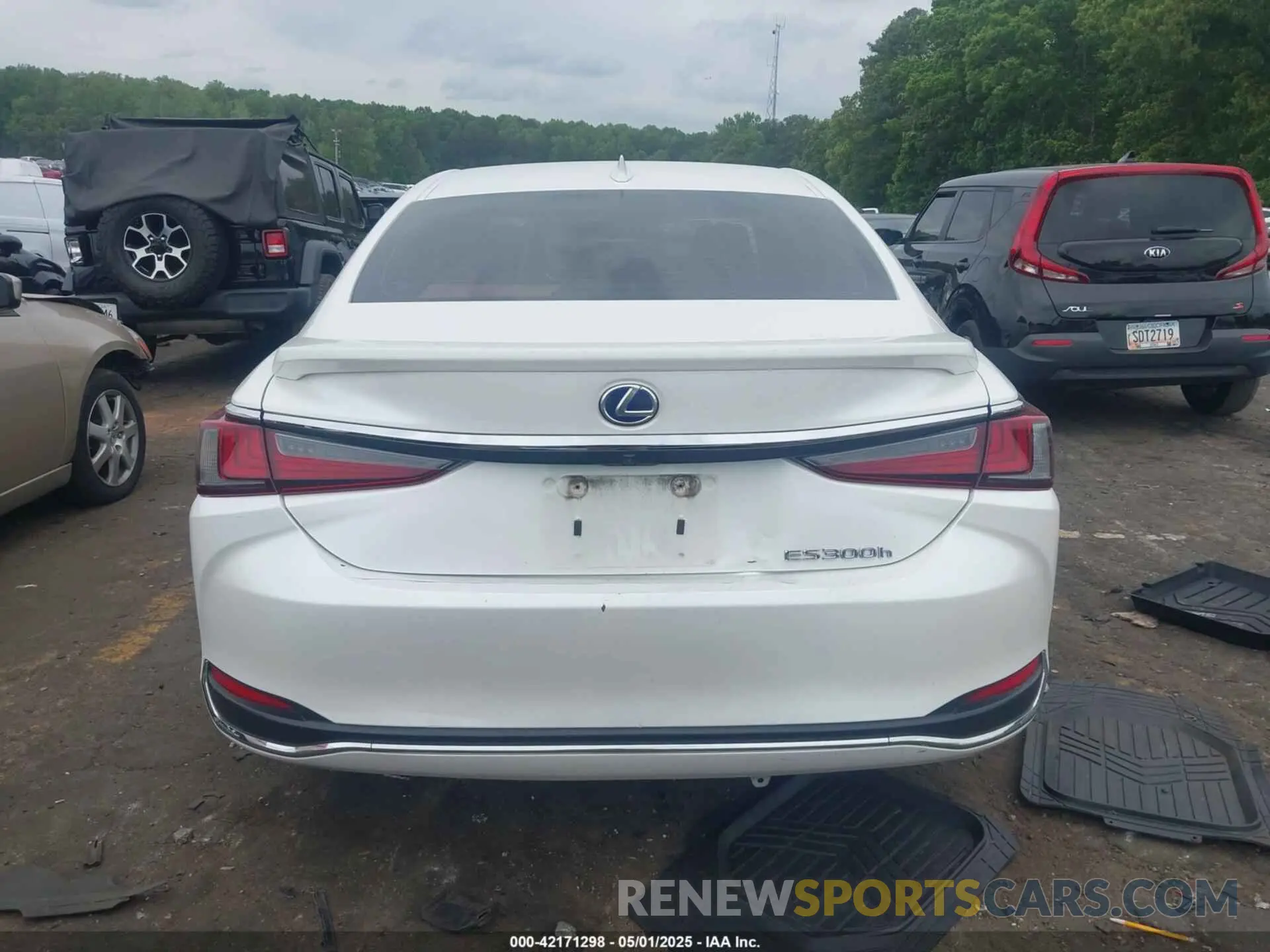 16 fotografías del automóvil dañado 58AC21B10LU006207 LEXUS ES 300H 2020
