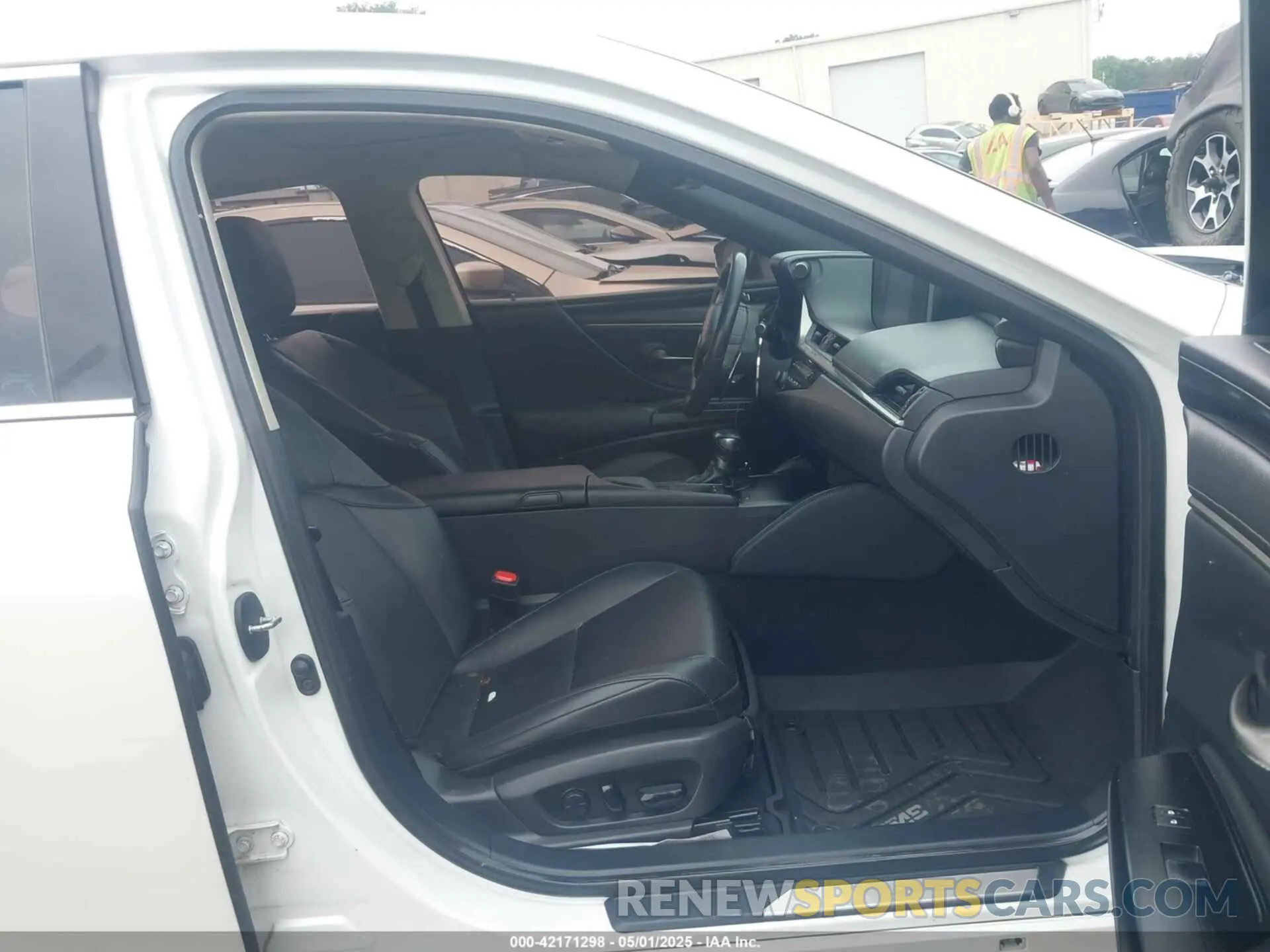 5 fotografías del automóvil dañado 58AC21B10LU006207 LEXUS ES 300H 2020