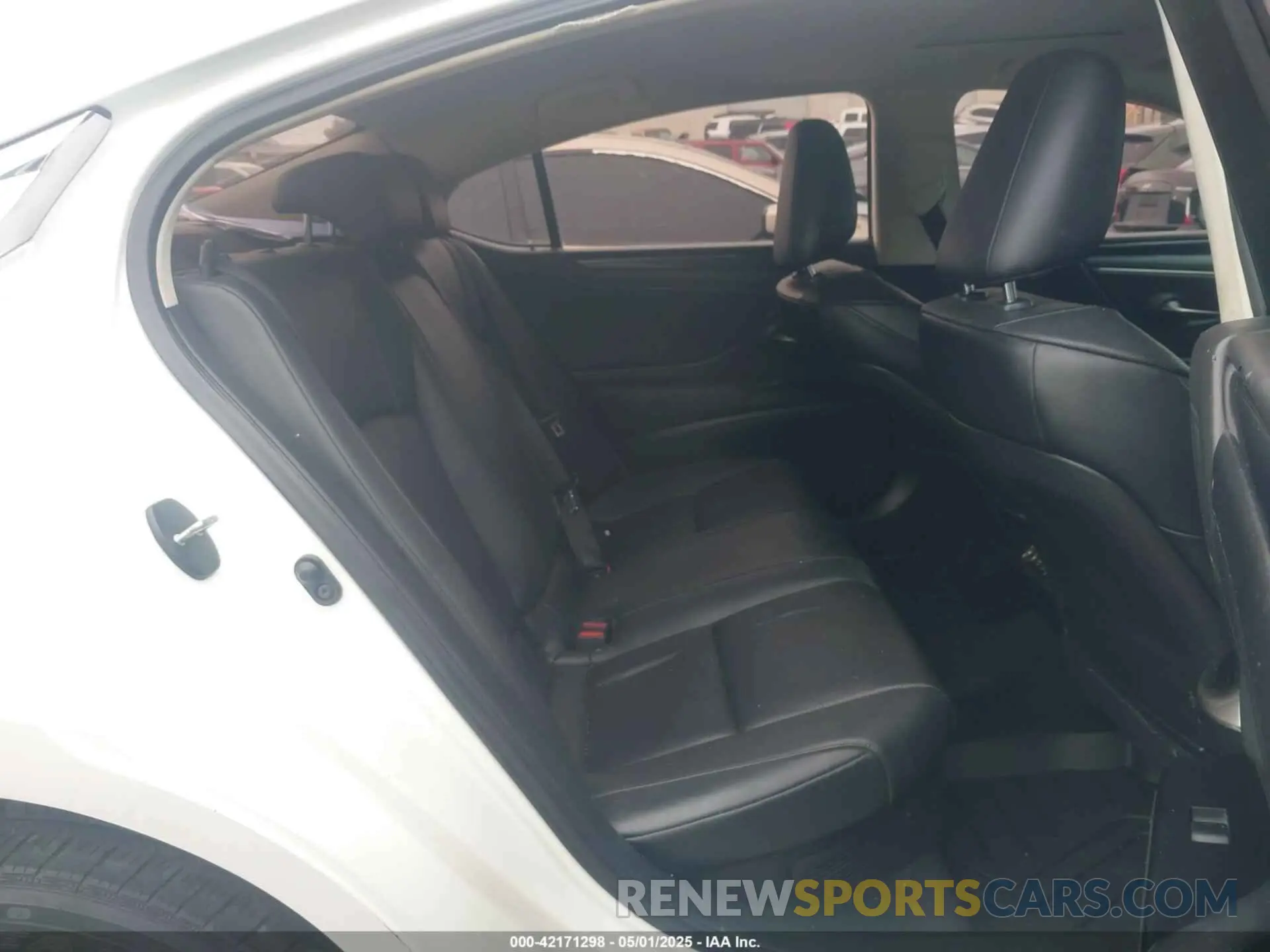 8 fotografías del automóvil dañado 58AC21B10LU006207 LEXUS ES 300H 2020