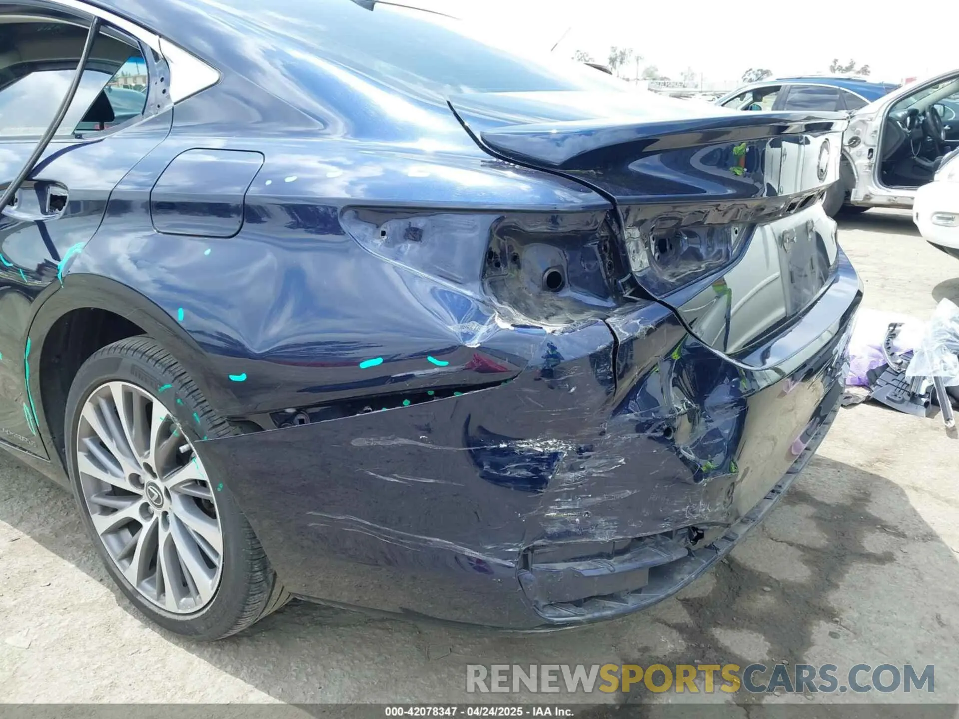 18 fotografías del automóvil dañado 58AD21B10LU007636 LEXUS ES 300H 2020