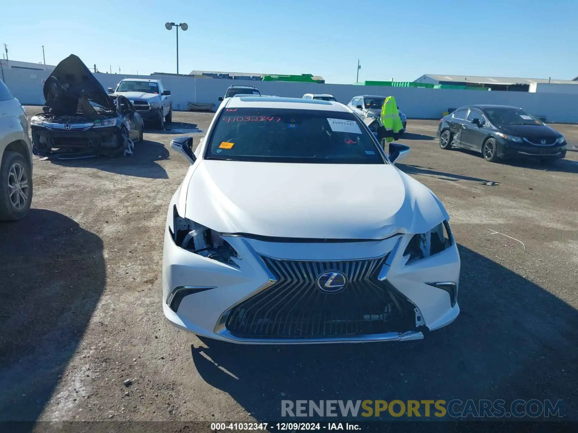 12 fotografías del automóvil dañado 58AD21B13LU012314 LEXUS ES 300H 2020