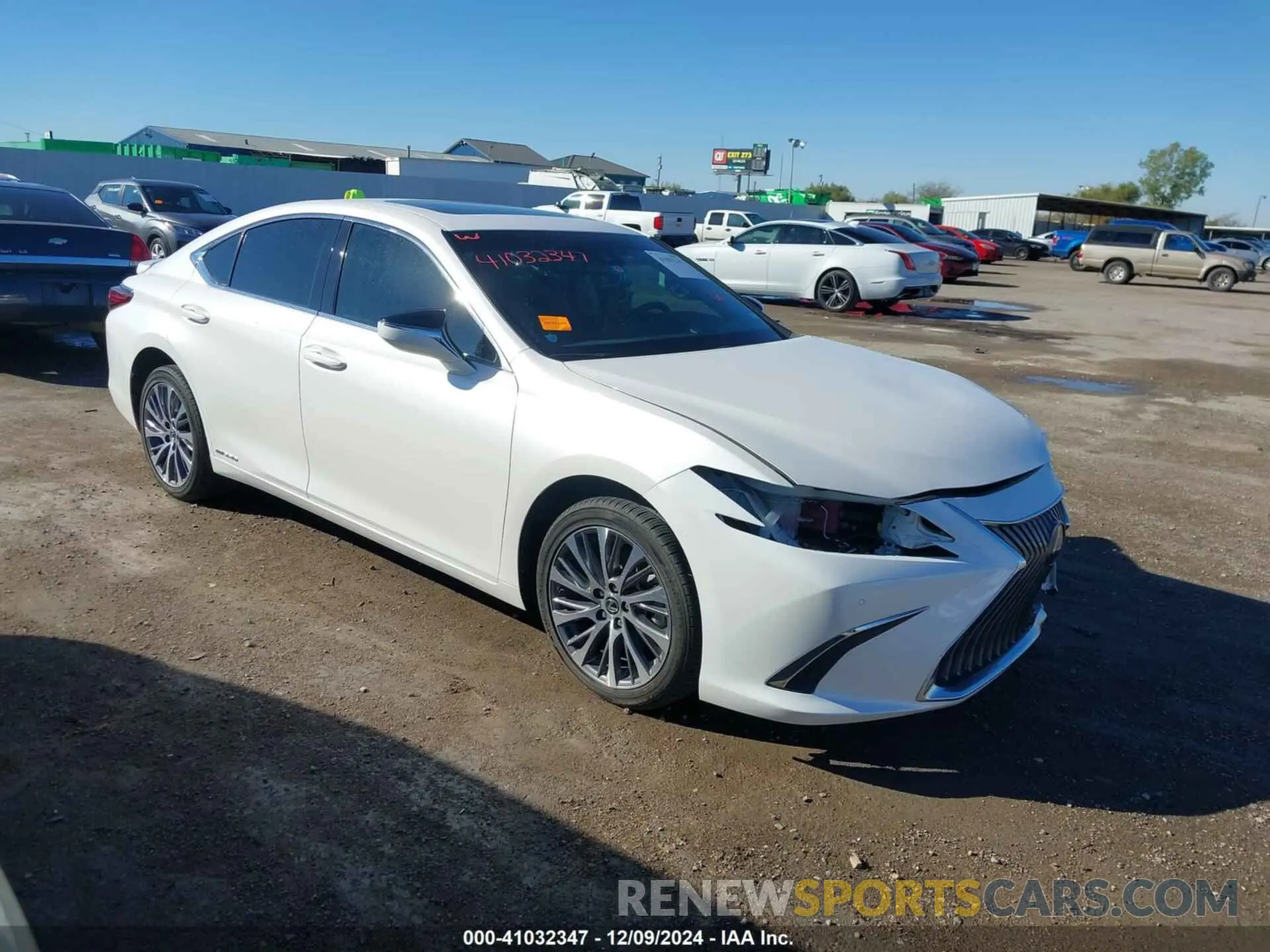 13 fotografías del automóvil dañado 58AD21B13LU012314 LEXUS ES 300H 2020