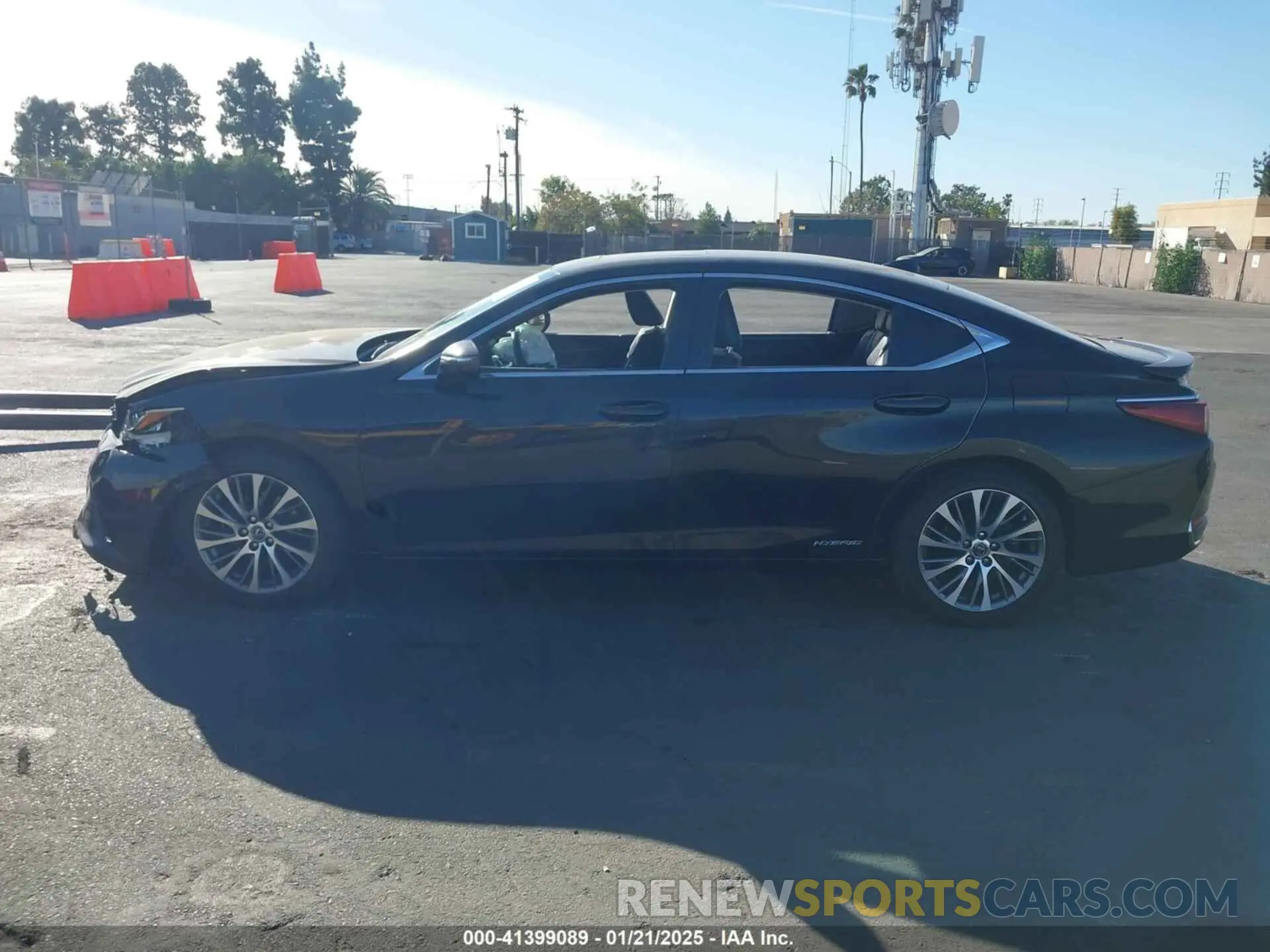 14 fotografías del automóvil dañado 58AD21B15LU005820 LEXUS ES 300H 2020