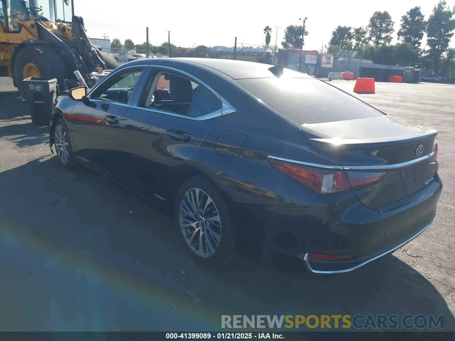 3 fotografías del automóvil dañado 58AD21B15LU005820 LEXUS ES 300H 2020