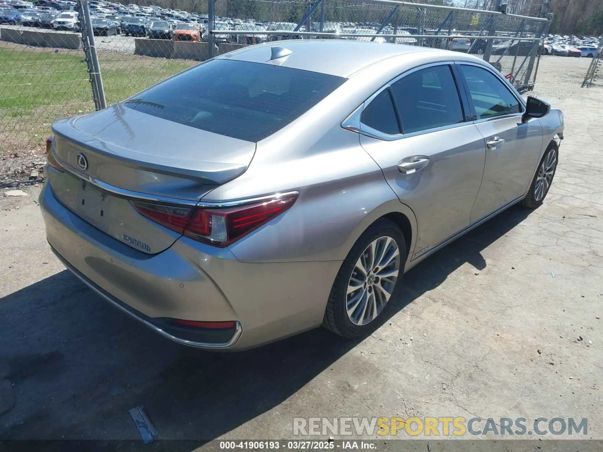4 fotografías del automóvil dañado 58AD21B15LU009088 LEXUS ES 300H 2020