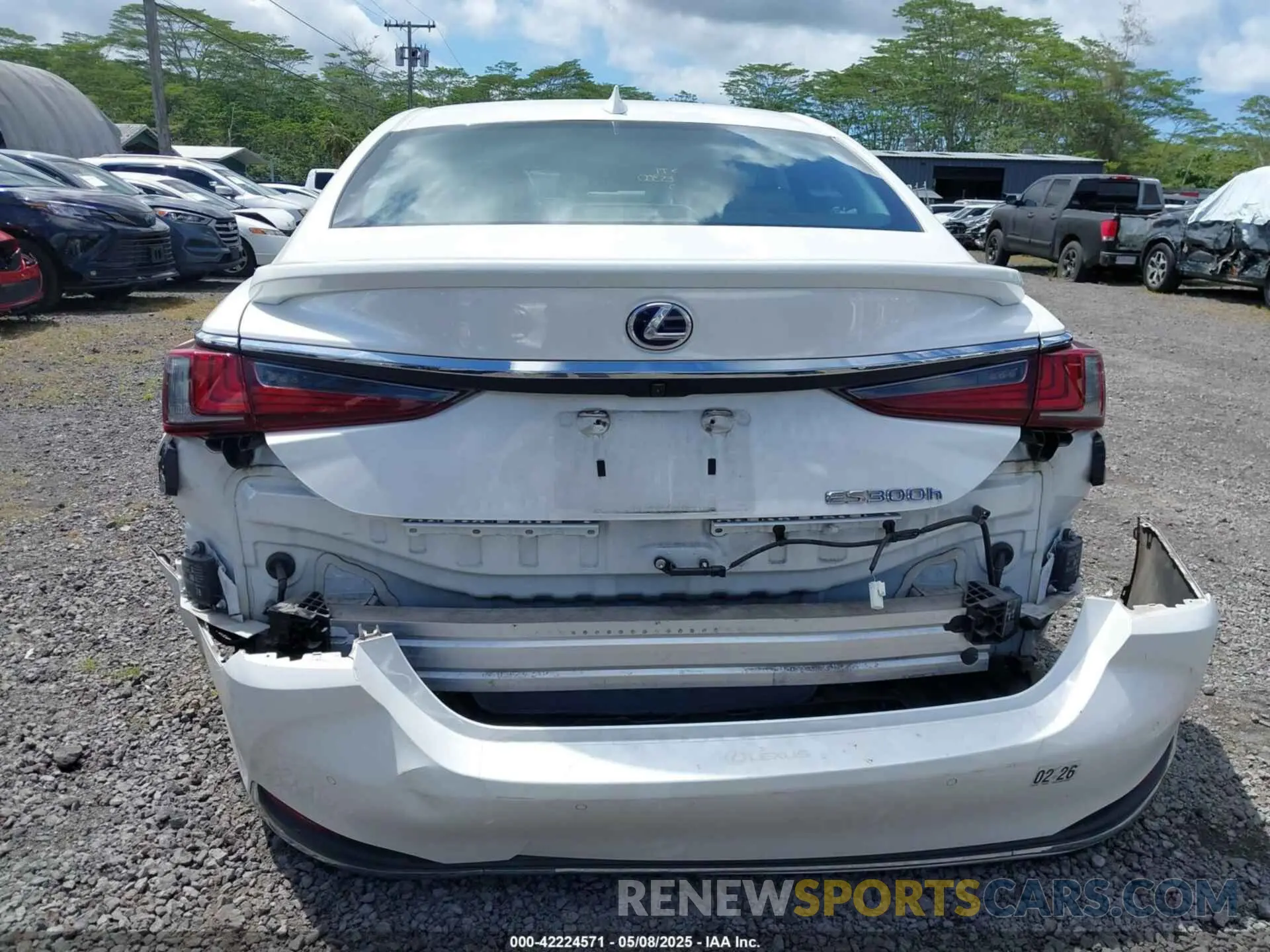 16 fotografías del automóvil dañado 58AD21B19LU005884 LEXUS ES 300H 2020