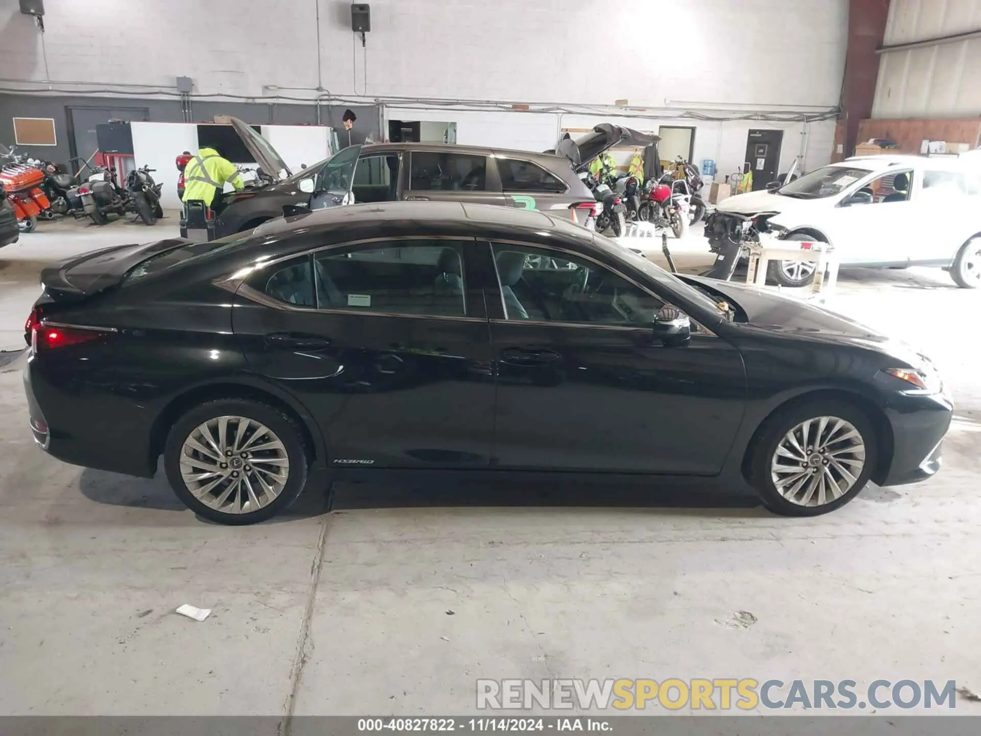 13 fotografías del automóvil dañado 58AE21B16LU005362 LEXUS ES 300H 2020