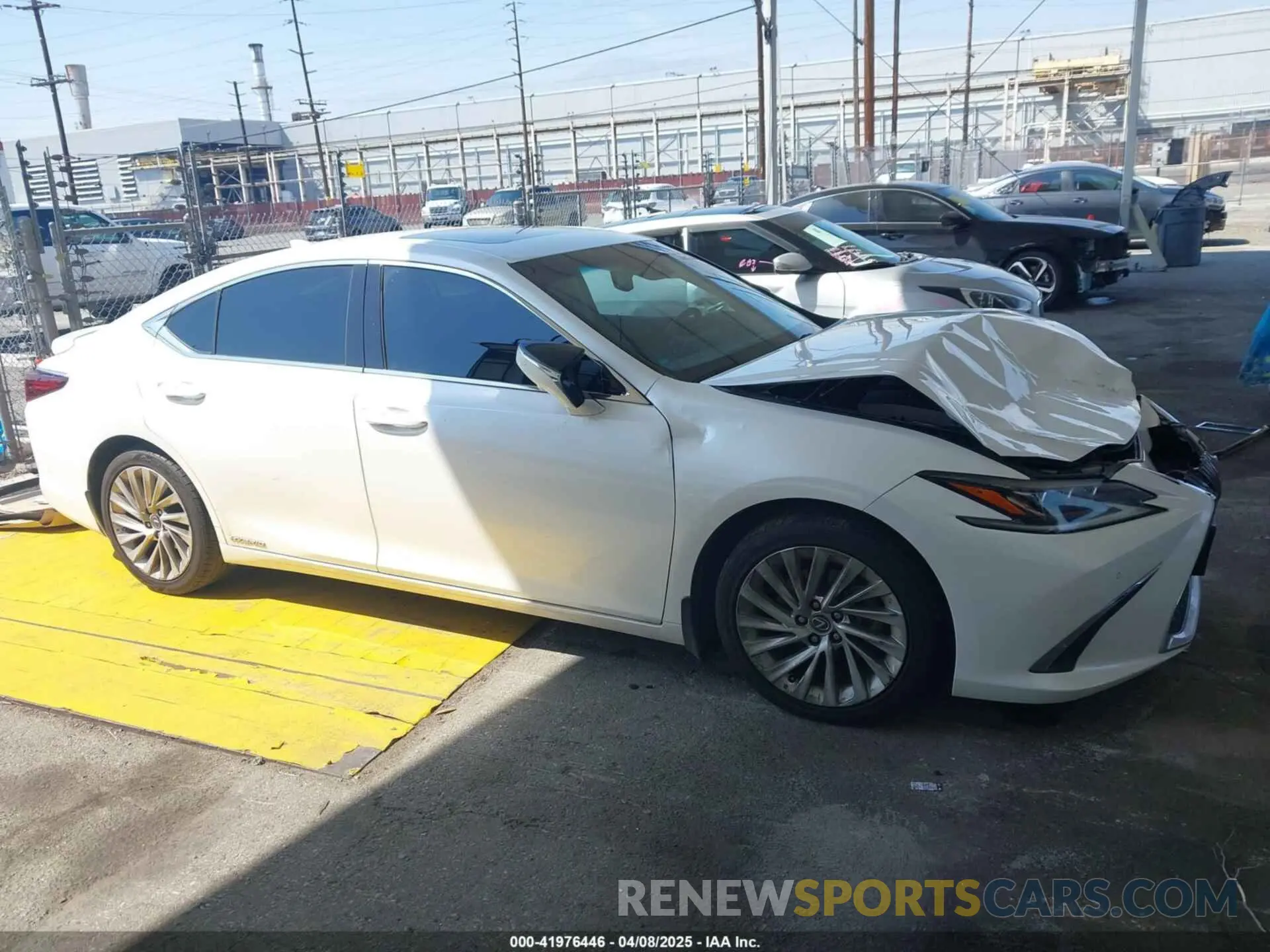 13 fotografías del automóvil dañado 58AE21B18LU008618 LEXUS ES 300H 2020