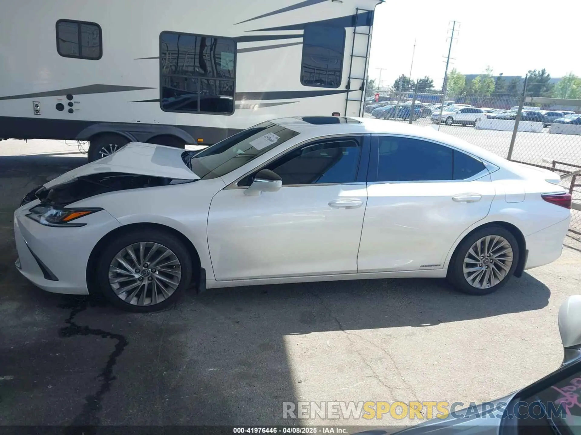 14 fotografías del automóvil dañado 58AE21B18LU008618 LEXUS ES 300H 2020