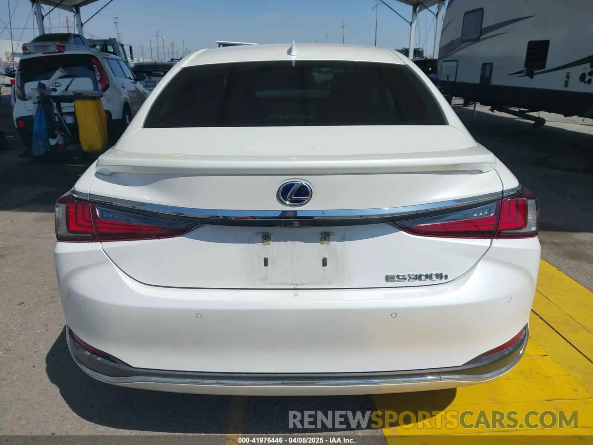 16 fotografías del automóvil dañado 58AE21B18LU008618 LEXUS ES 300H 2020