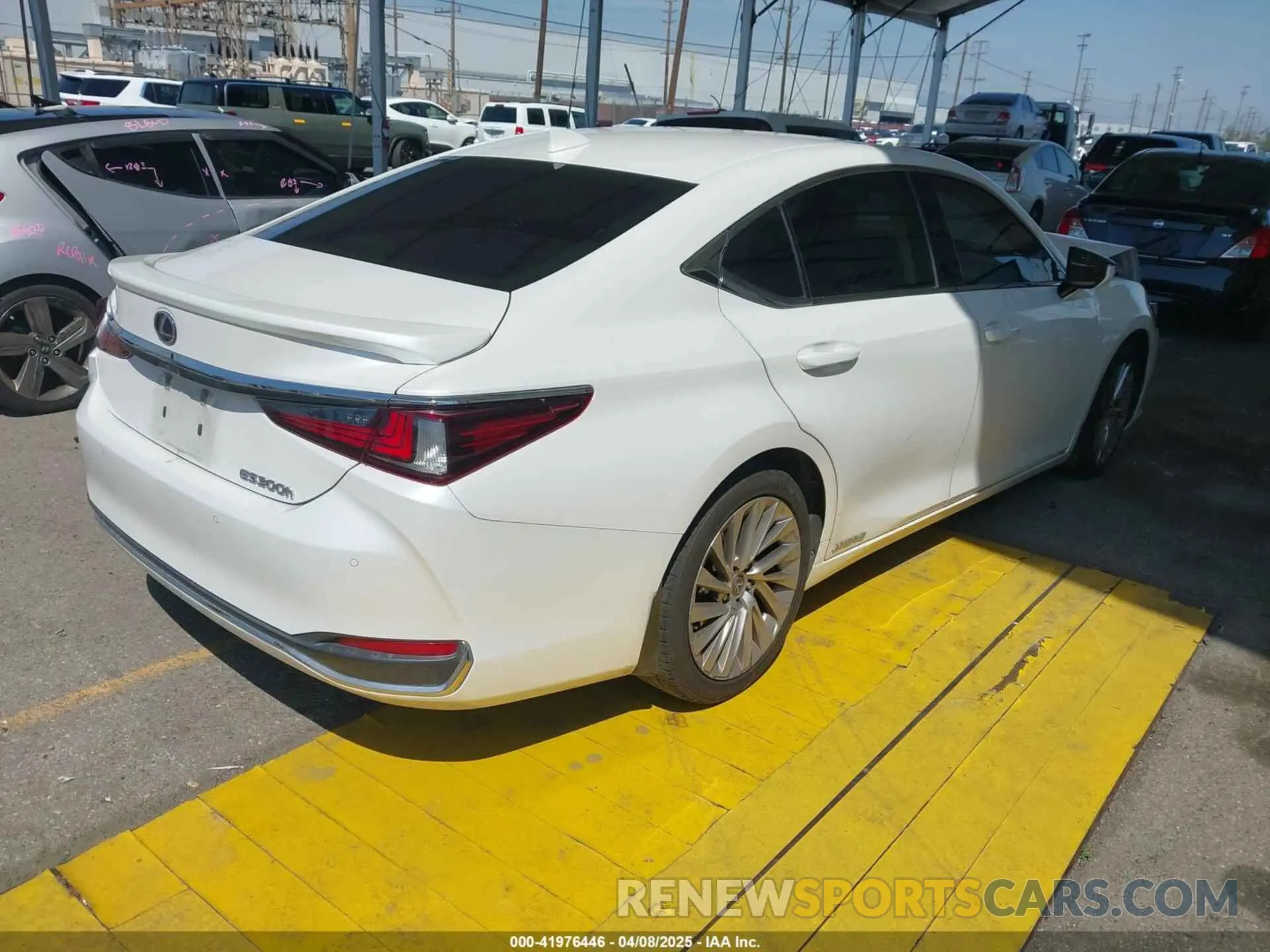 4 fotografías del automóvil dañado 58AE21B18LU008618 LEXUS ES 300H 2020