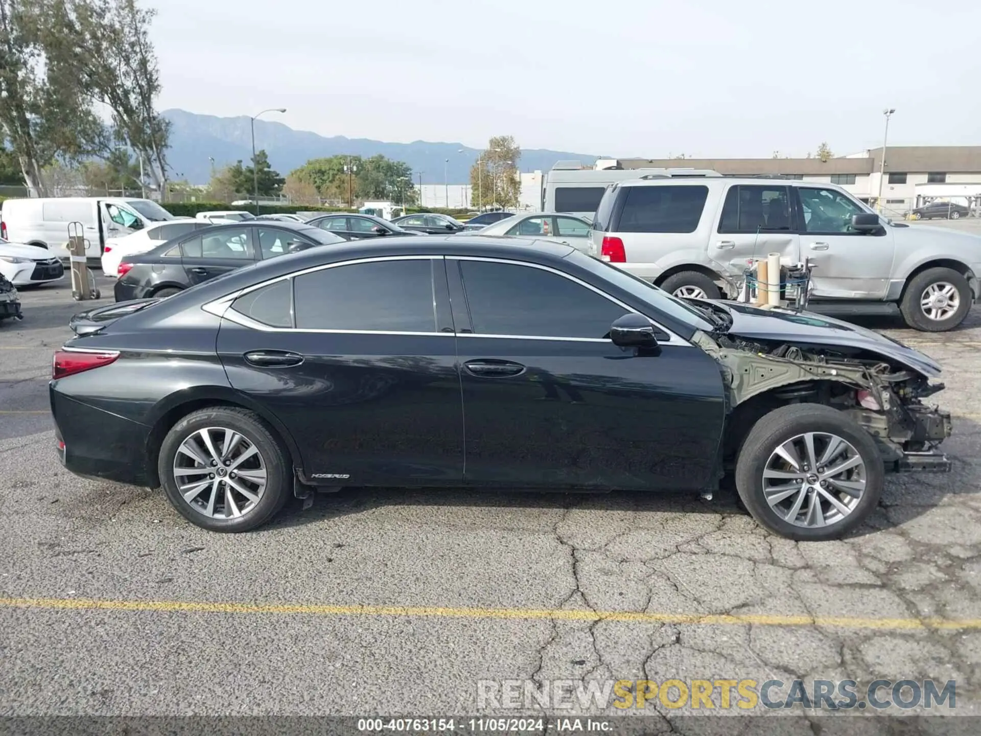 14 fotografías del automóvil dañado 58ACA1C16MU009695 LEXUS ES 300H 2021