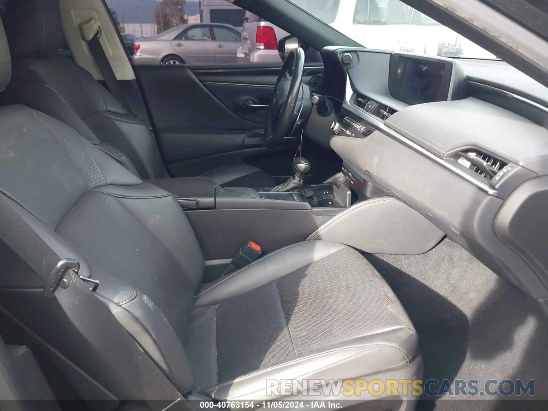 5 fotografías del automóvil dañado 58ACA1C16MU009695 LEXUS ES 300H 2021