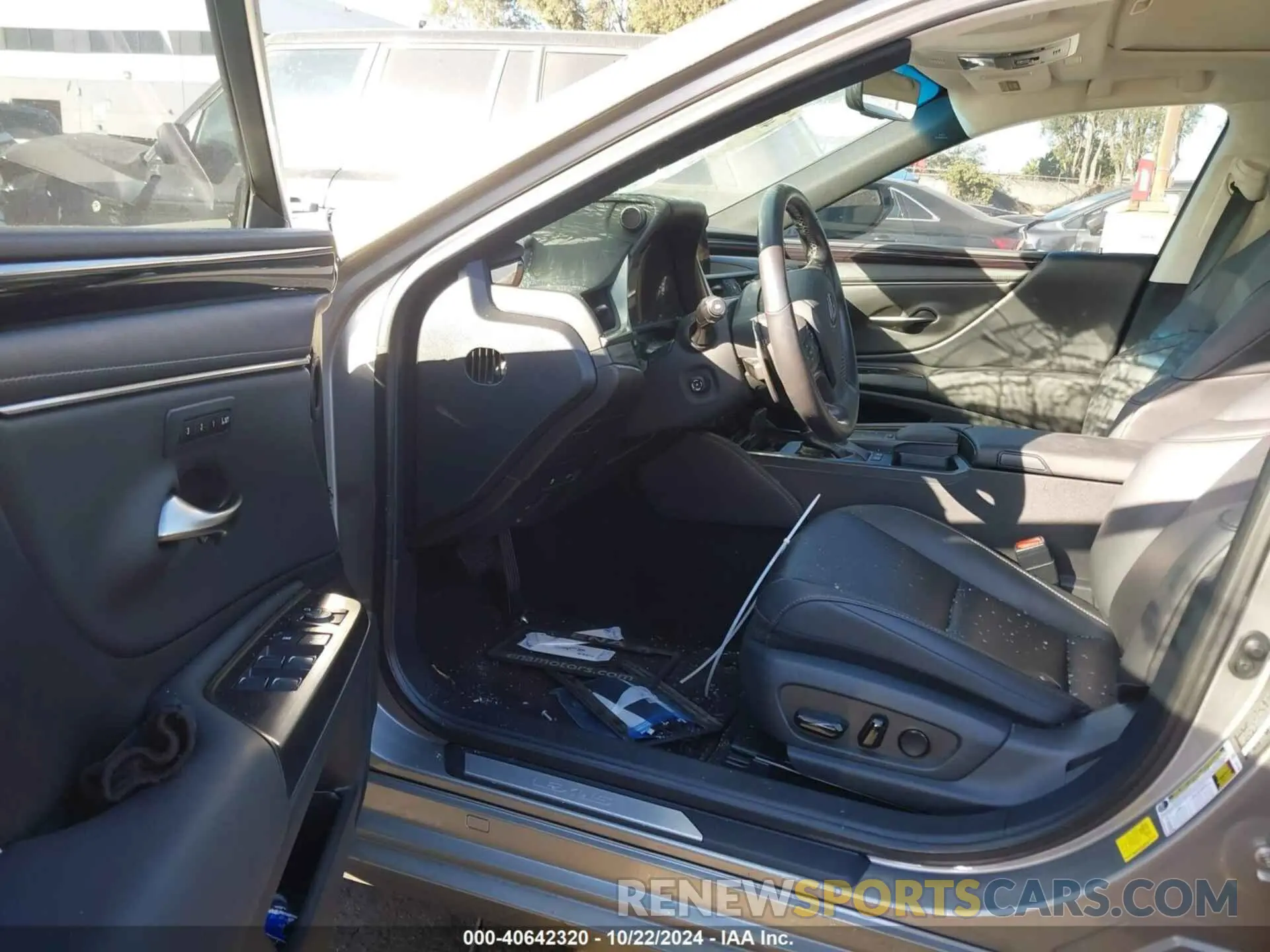 18 fotografías del automóvil dañado 58ADA1C12MU001260 LEXUS ES 300H 2021