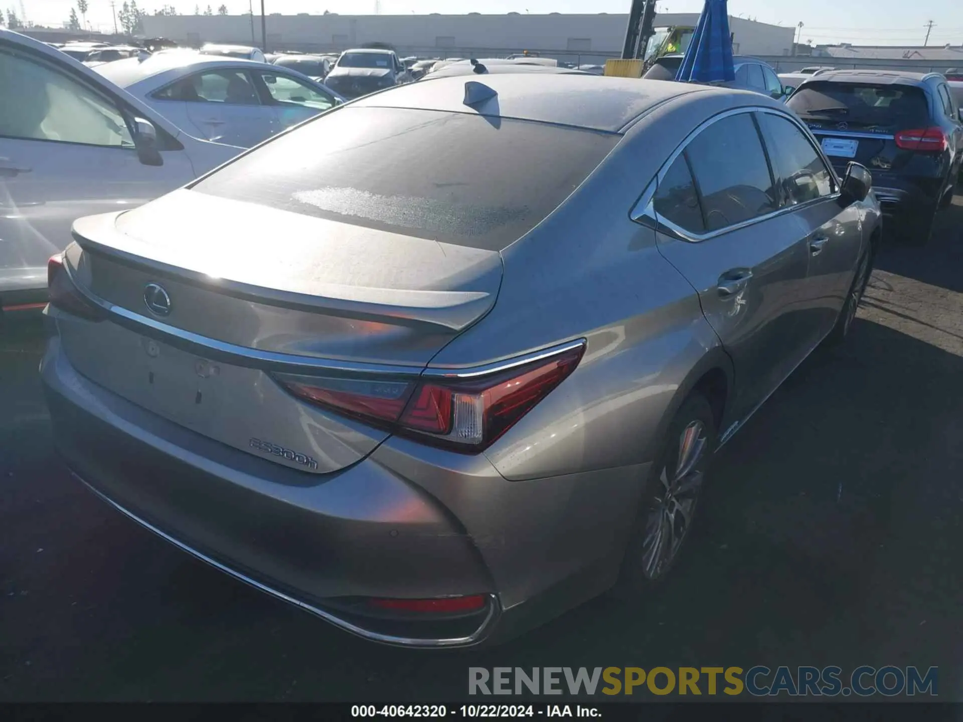 4 fotografías del automóvil dañado 58ADA1C12MU001260 LEXUS ES 300H 2021