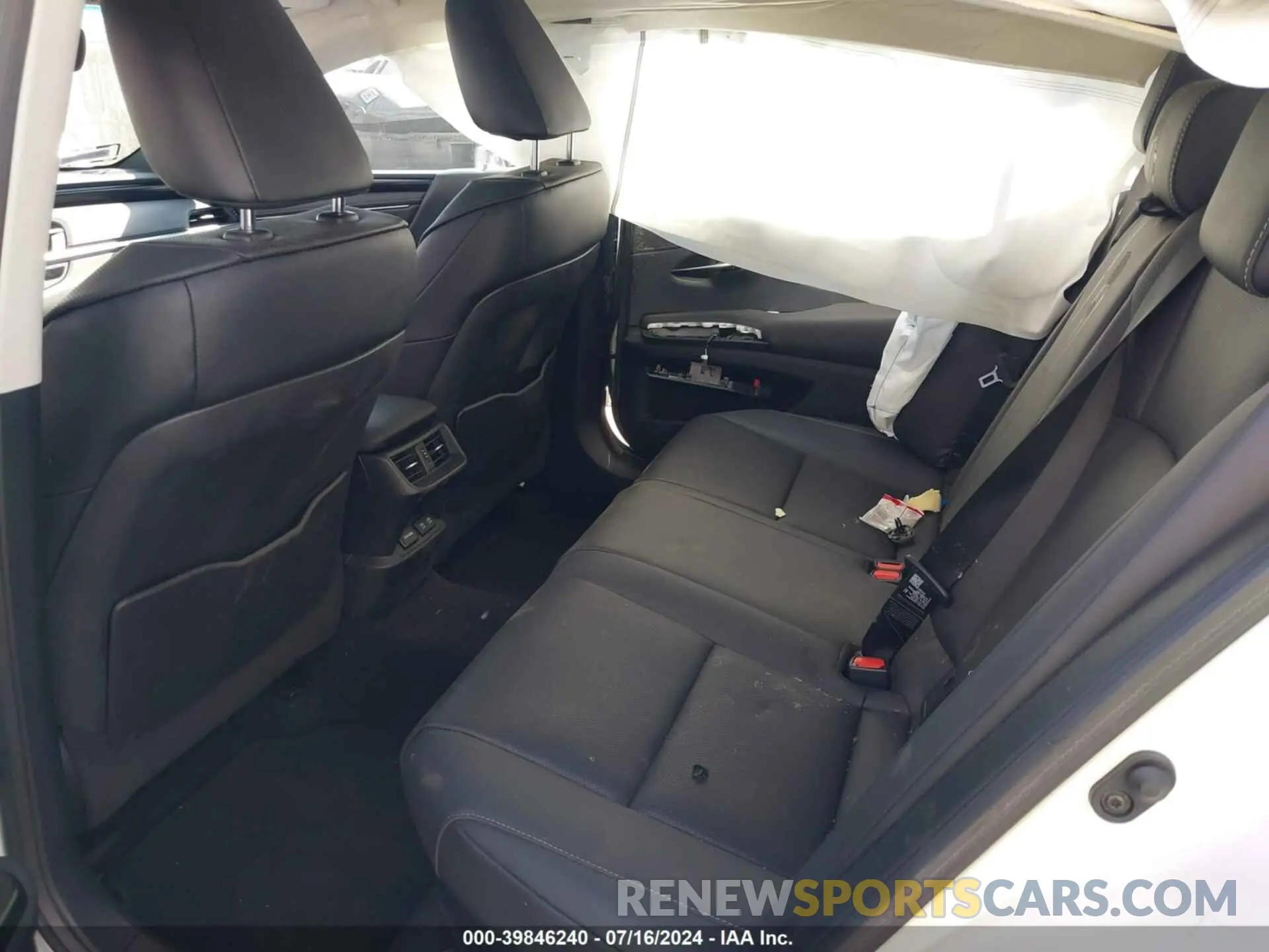 8 fotografías del automóvil dañado 58ADA1C15MU001348 LEXUS ES 300H 2021