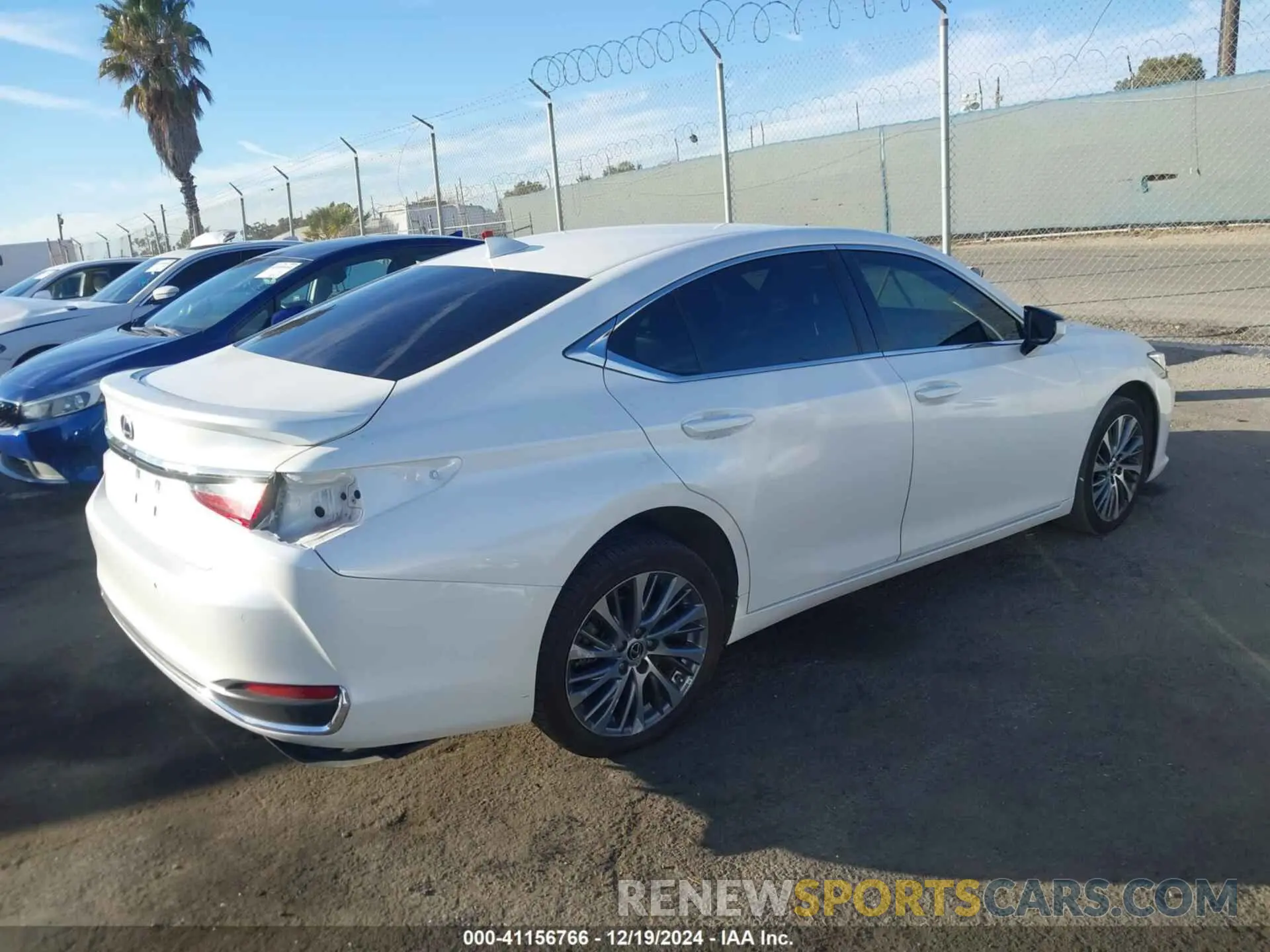 4 fotografías del automóvil dañado 58ADA1C16MU006641 LEXUS ES 300H 2021