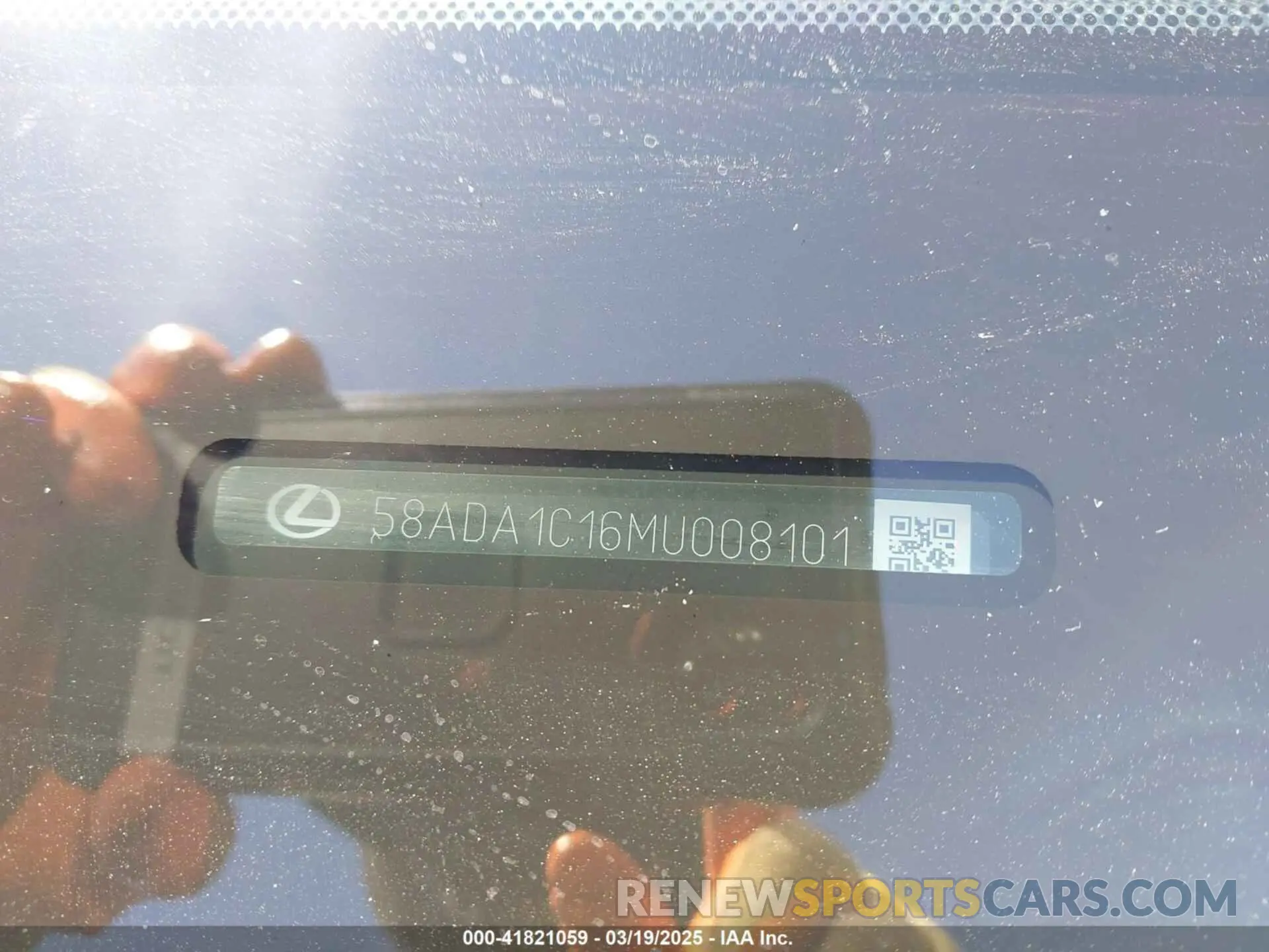 9 fotografías del automóvil dañado 58ADA1C16MU008101 LEXUS ES 300H 2021