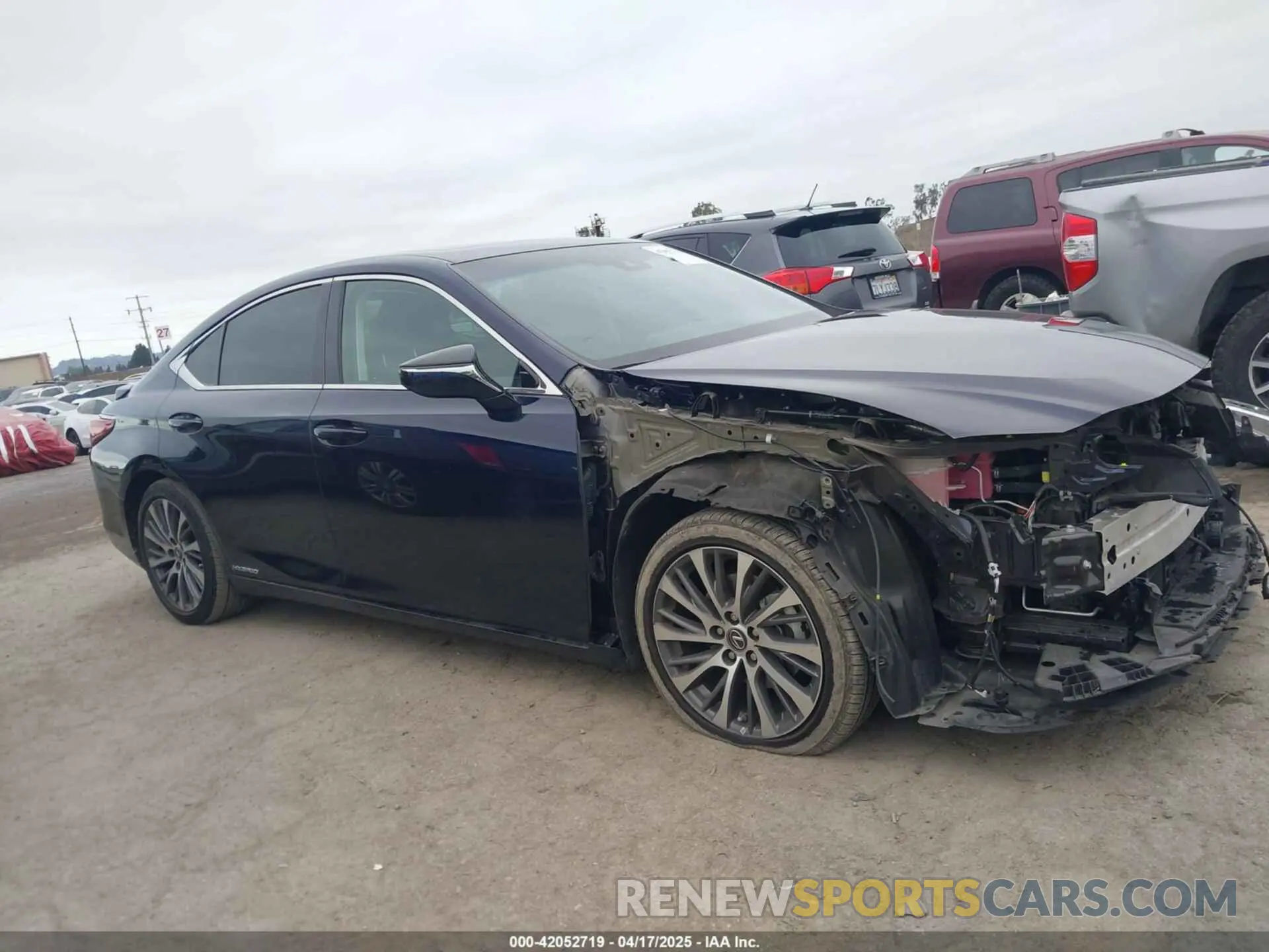 14 fotografías del automóvil dañado 58ADA1C19MU012790 LEXUS ES 300H 2021