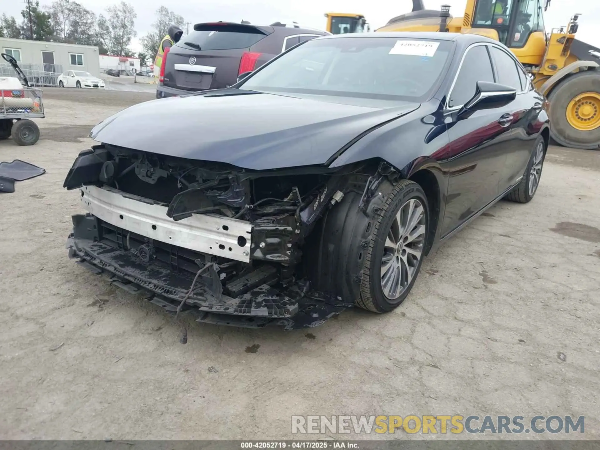 2 fotografías del automóvil dañado 58ADA1C19MU012790 LEXUS ES 300H 2021