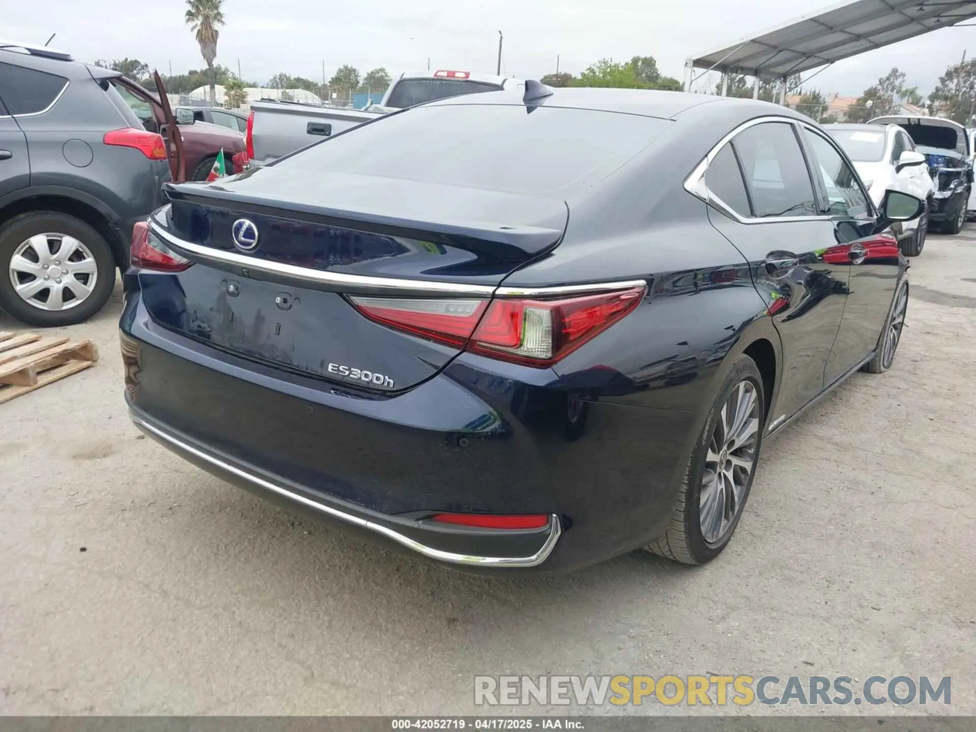 4 fotografías del automóvil dañado 58ADA1C19MU012790 LEXUS ES 300H 2021