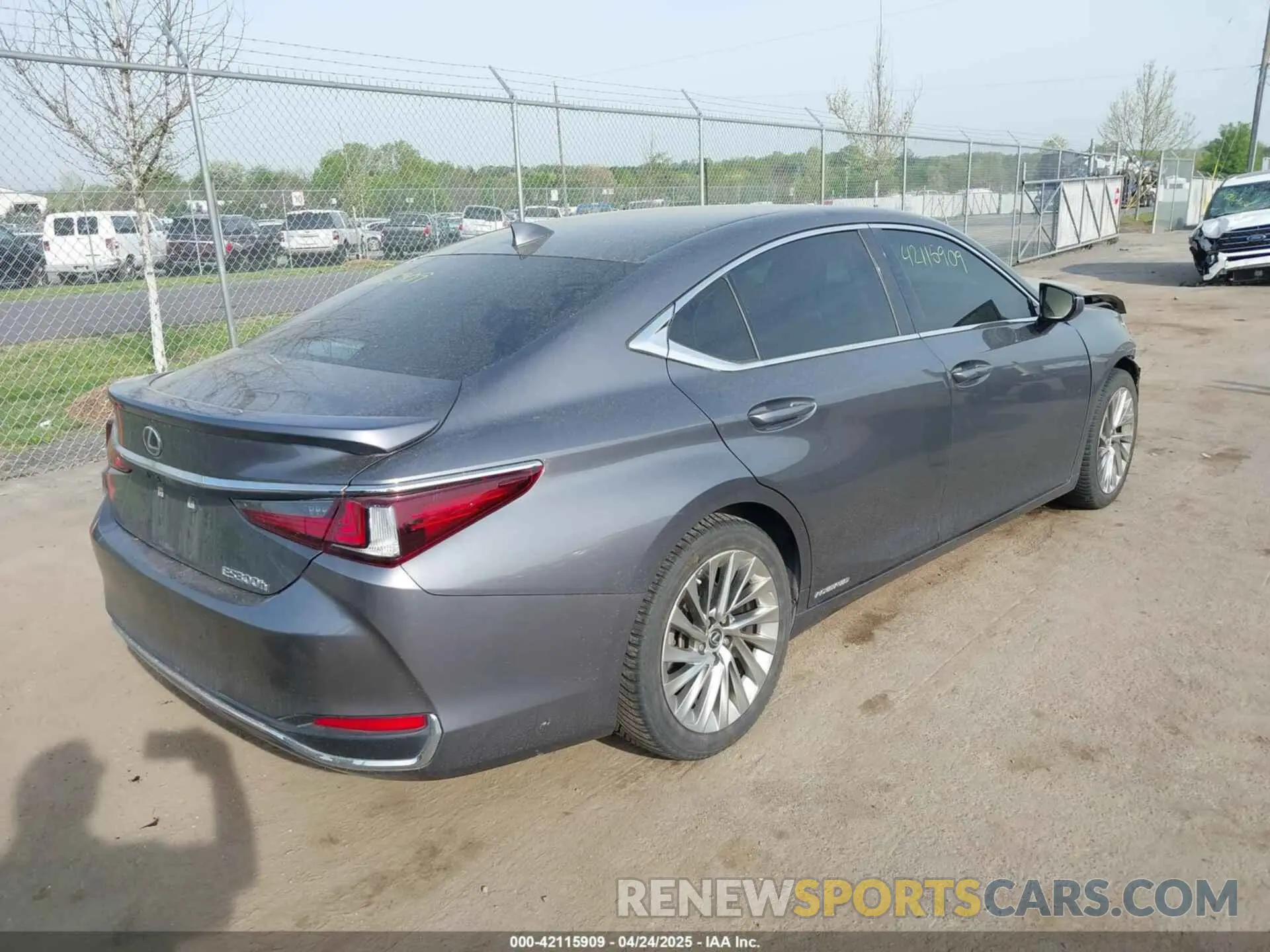 4 fotografías del automóvil dañado 58AEA1C13MU005774 LEXUS ES 300H 2021