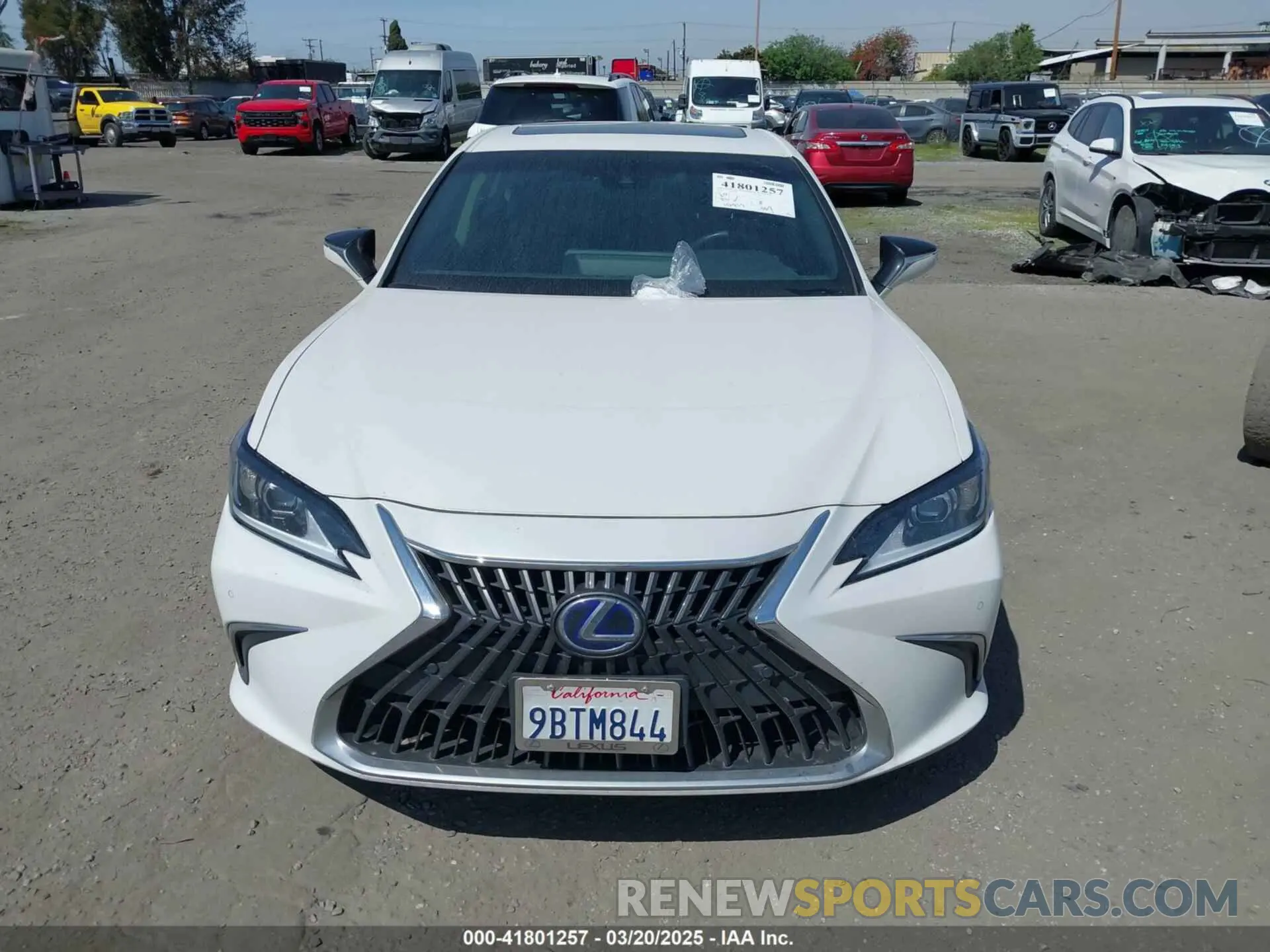 13 fotografías del automóvil dañado 58ADA1C10NU021816 LEXUS ES 300H 2022