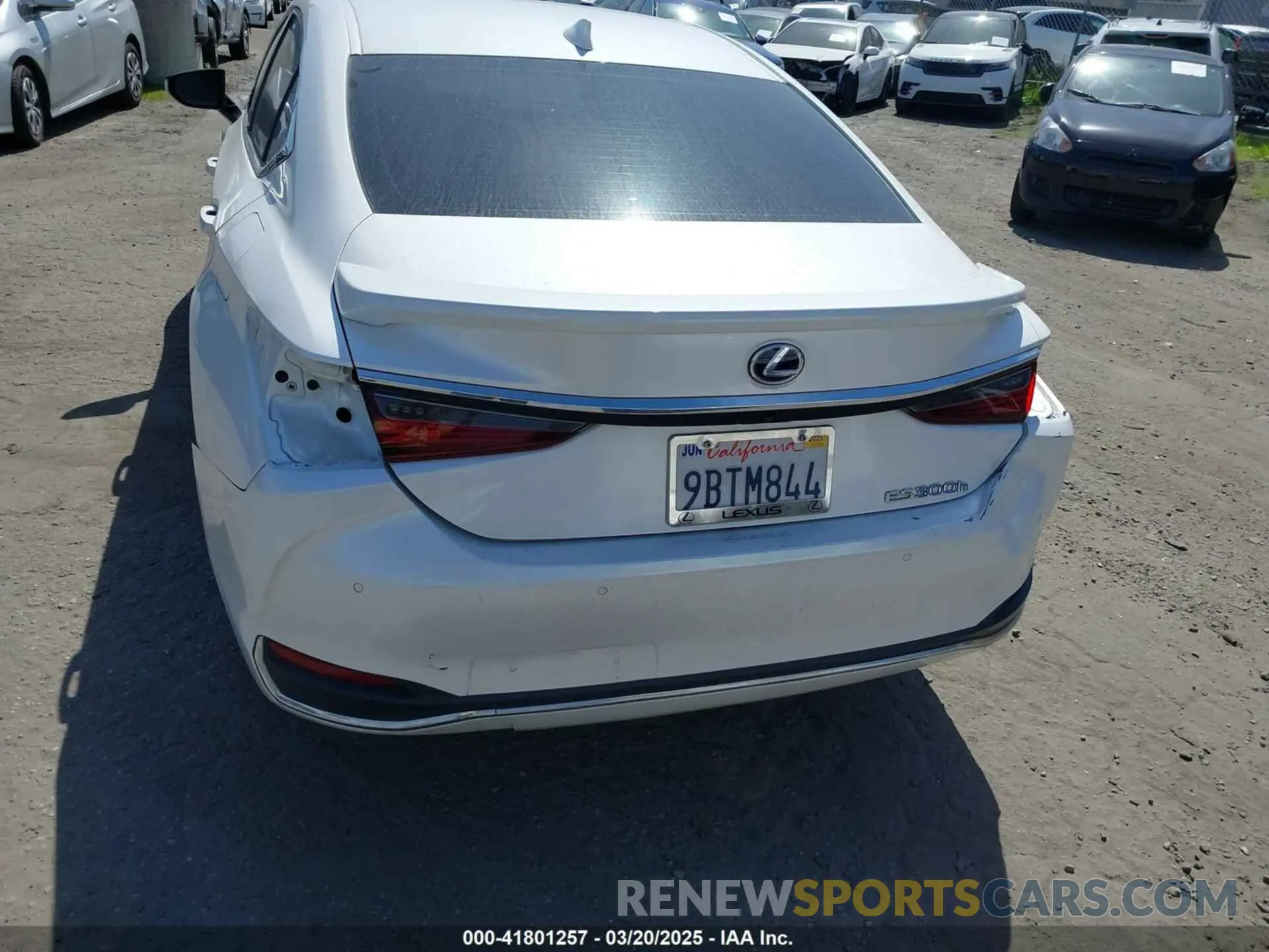 17 fotografías del automóvil dañado 58ADA1C10NU021816 LEXUS ES 300H 2022