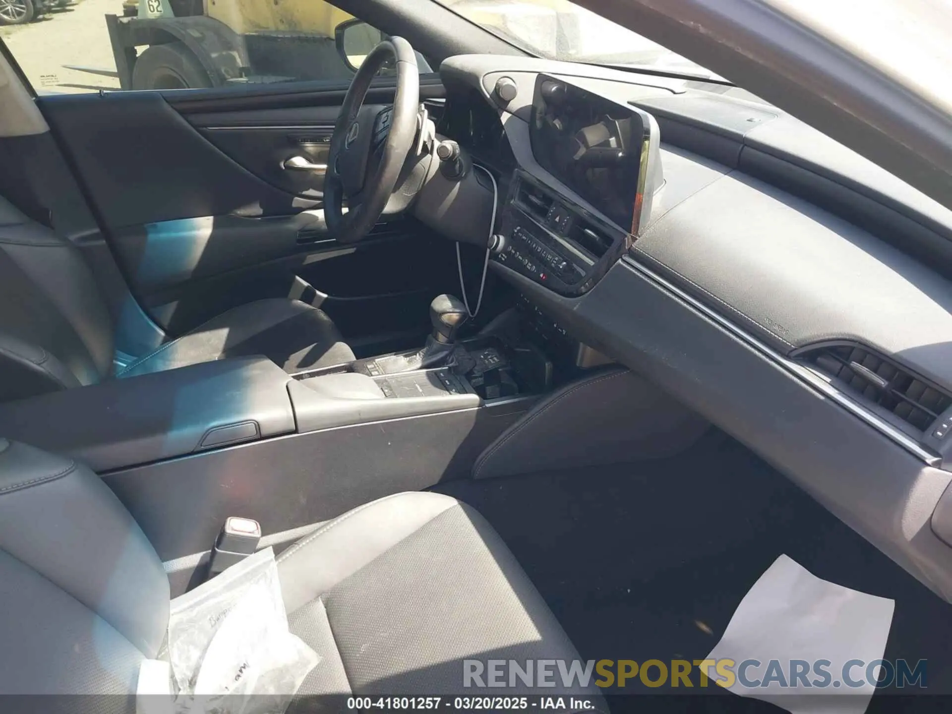 5 fotografías del automóvil dañado 58ADA1C10NU021816 LEXUS ES 300H 2022