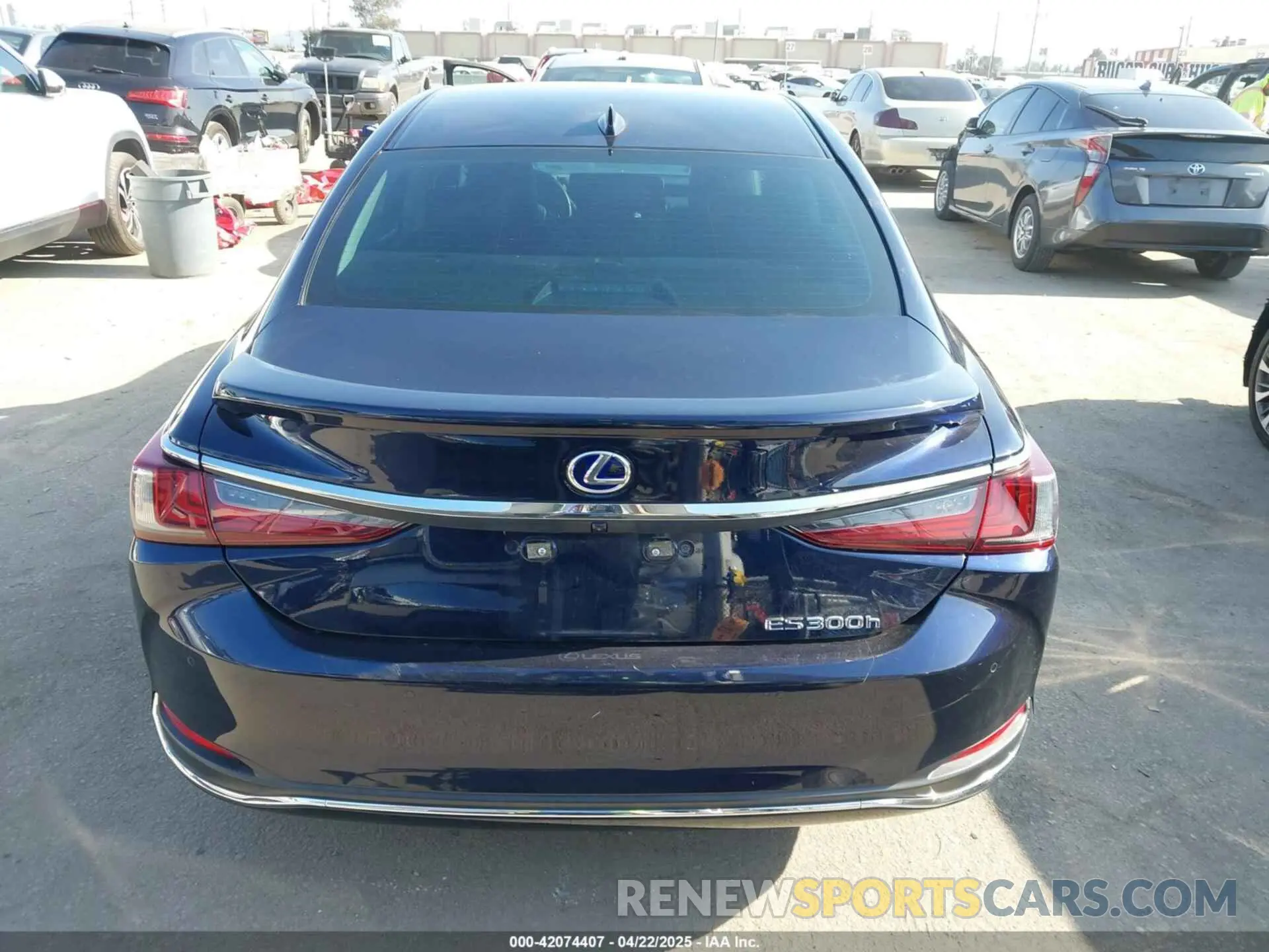 17 fotografías del automóvil dañado 58ADA1C11NU021100 LEXUS ES 300H 2022