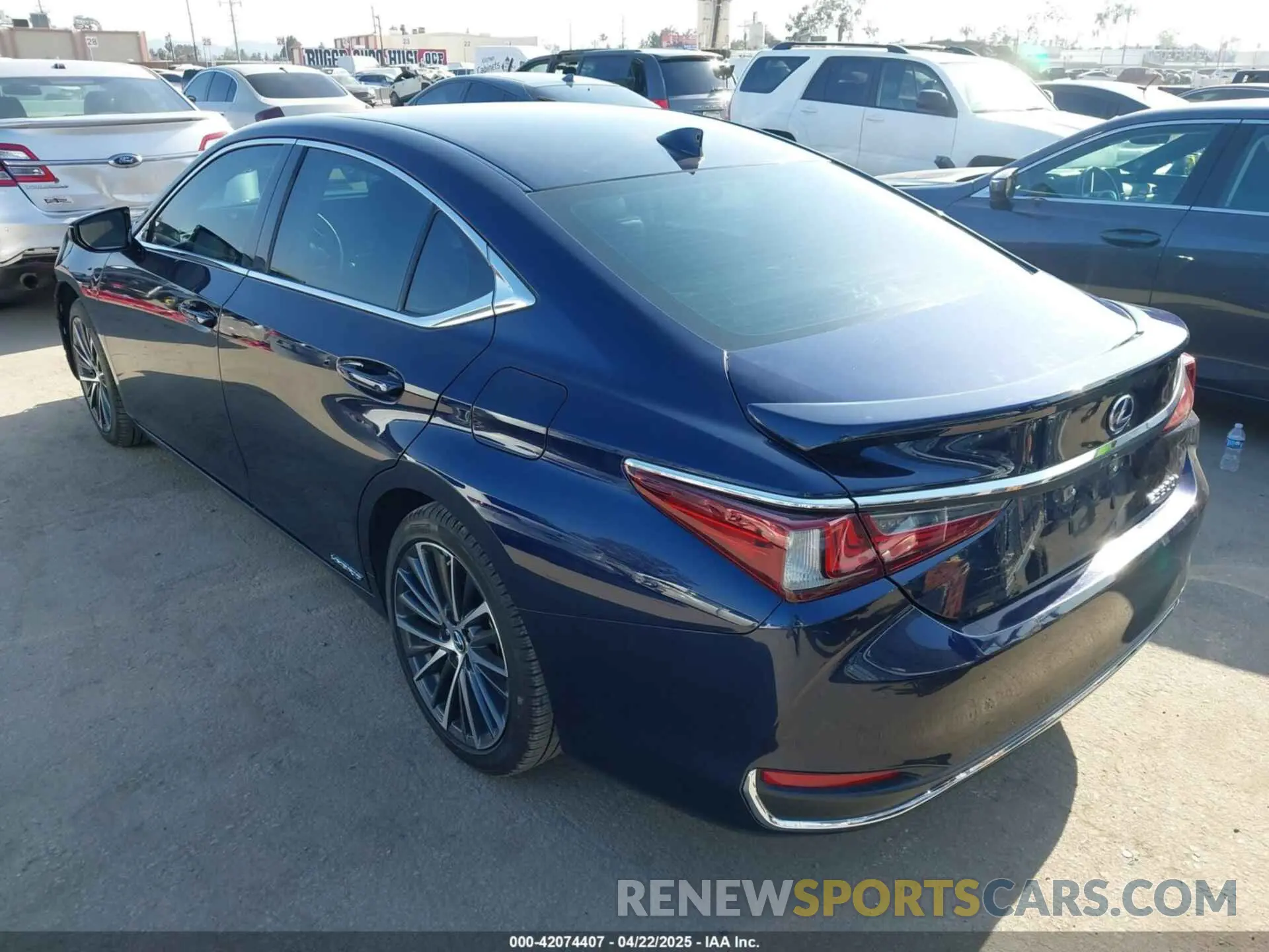 3 fotografías del automóvil dañado 58ADA1C11NU021100 LEXUS ES 300H 2022