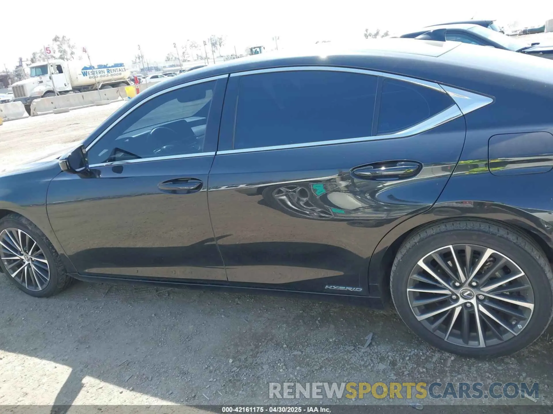 15 fotografías del automóvil dañado 58ADA1C13NU013399 LEXUS ES 300H 2022