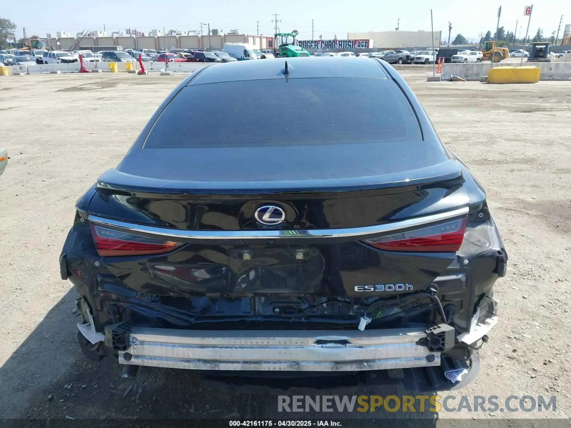 17 fotografías del automóvil dañado 58ADA1C13NU013399 LEXUS ES 300H 2022