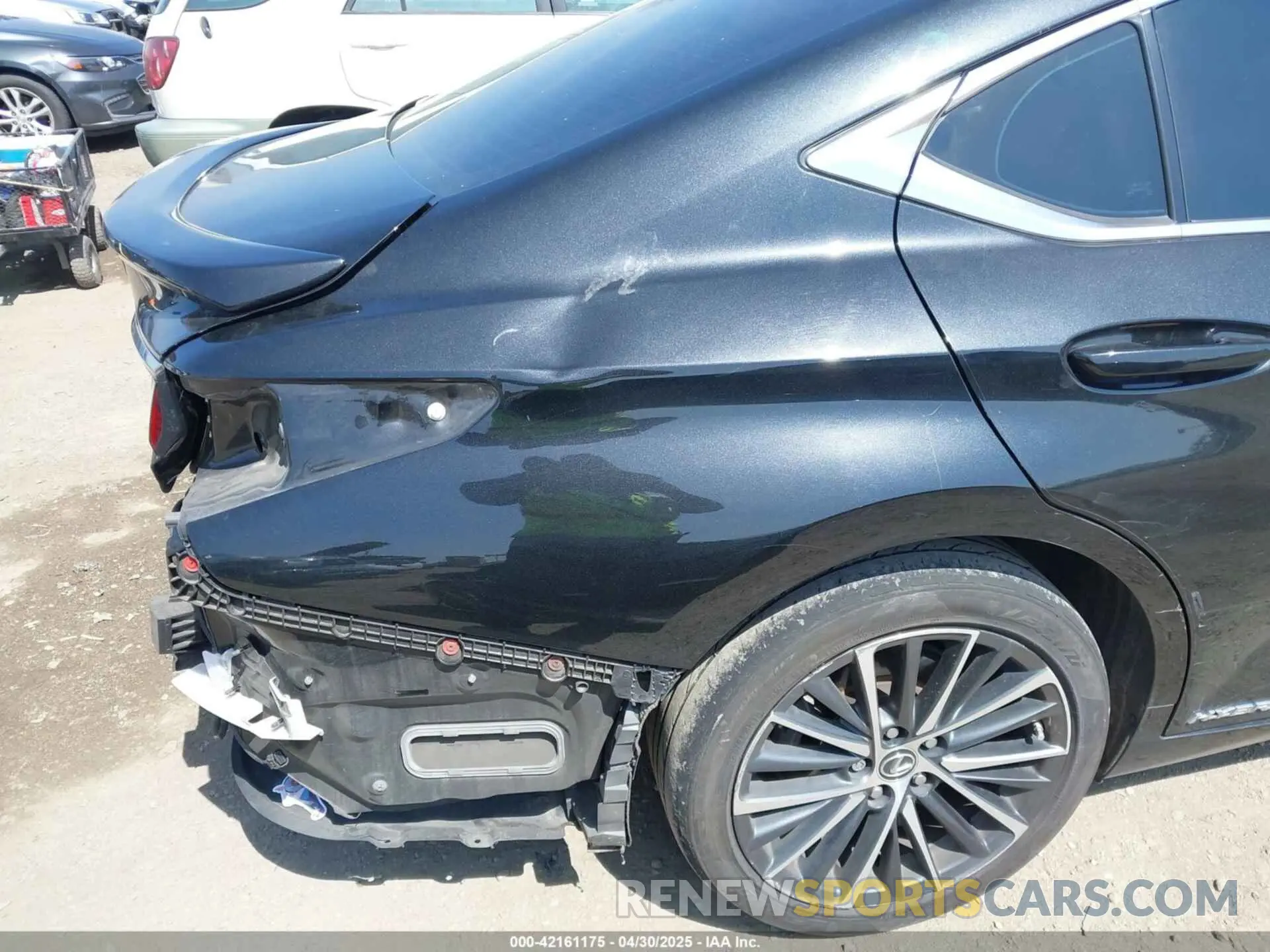 18 fotografías del automóvil dañado 58ADA1C13NU013399 LEXUS ES 300H 2022