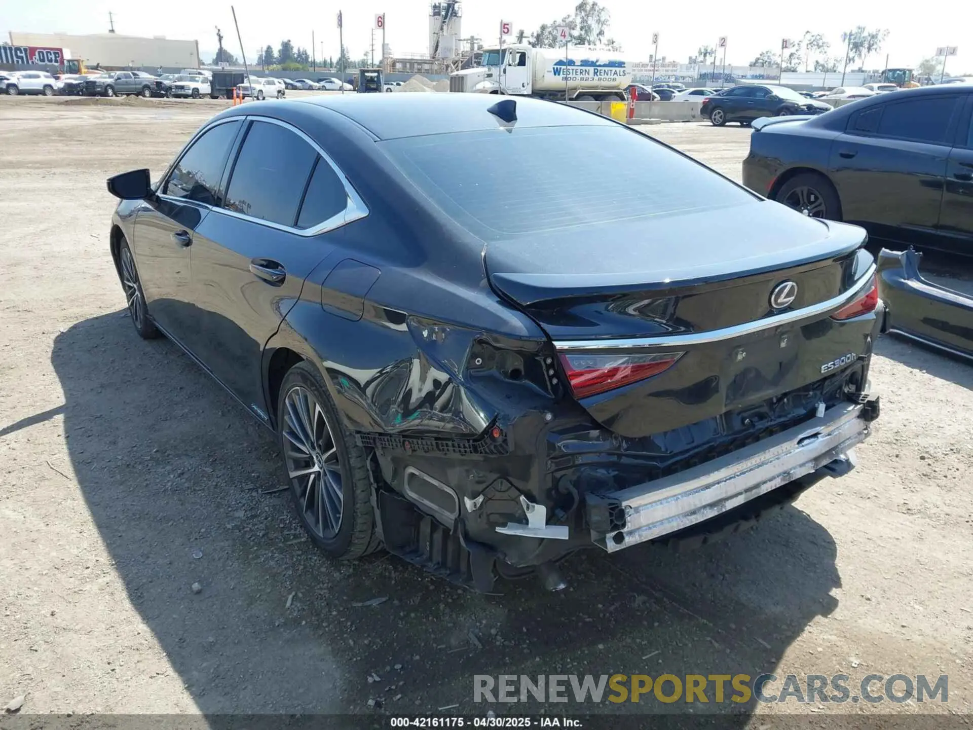 3 fotografías del automóvil dañado 58ADA1C13NU013399 LEXUS ES 300H 2022