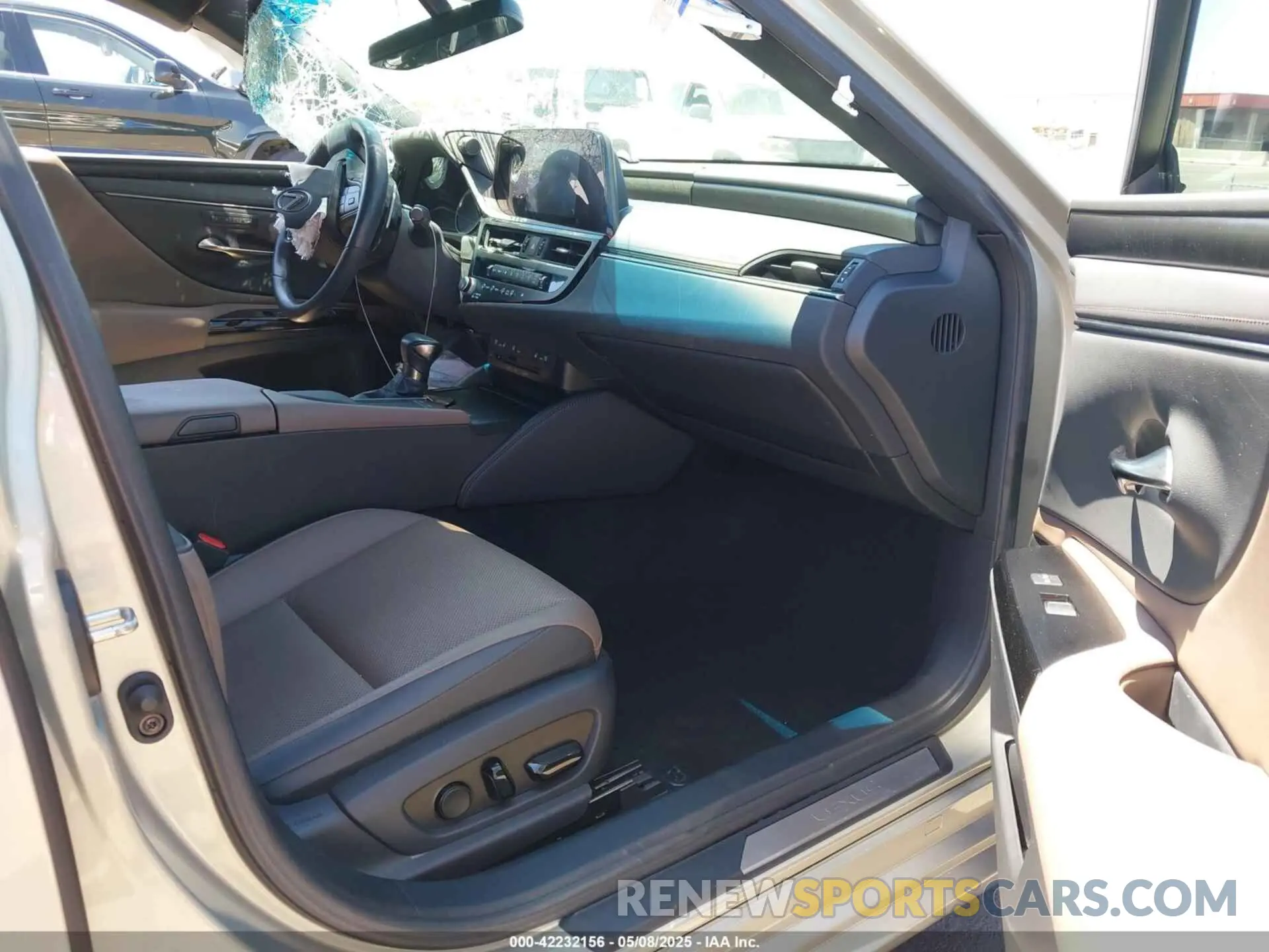 5 fotografías del automóvil dañado 58ADA1C13NU019137 LEXUS ES 300H 2022
