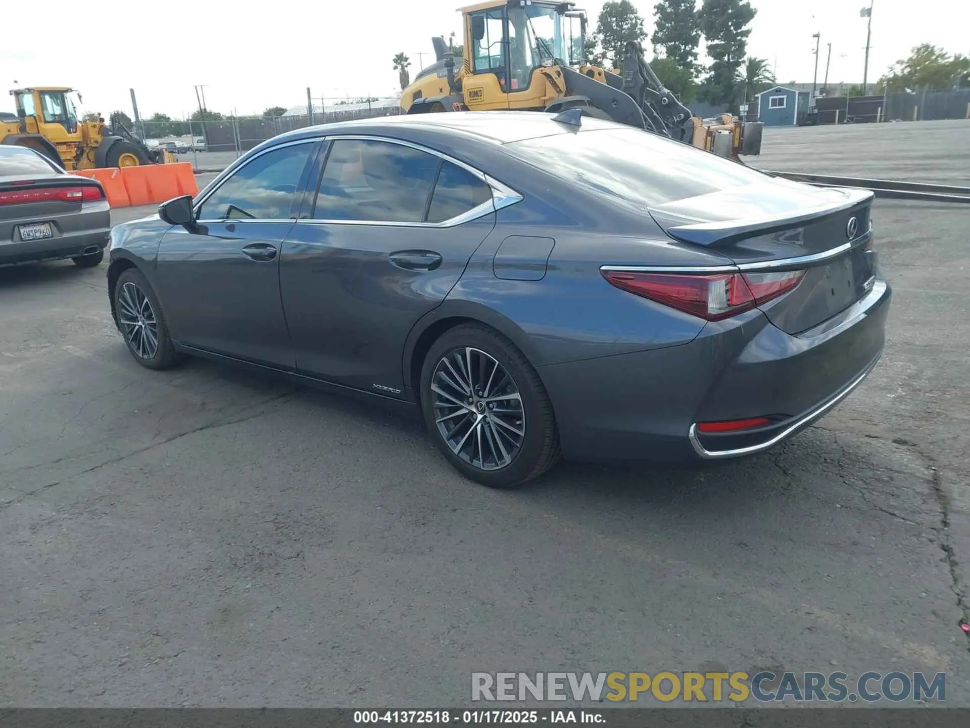 3 fotografías del automóvil dañado 58ADA1C15NU013551 LEXUS ES 300H 2022