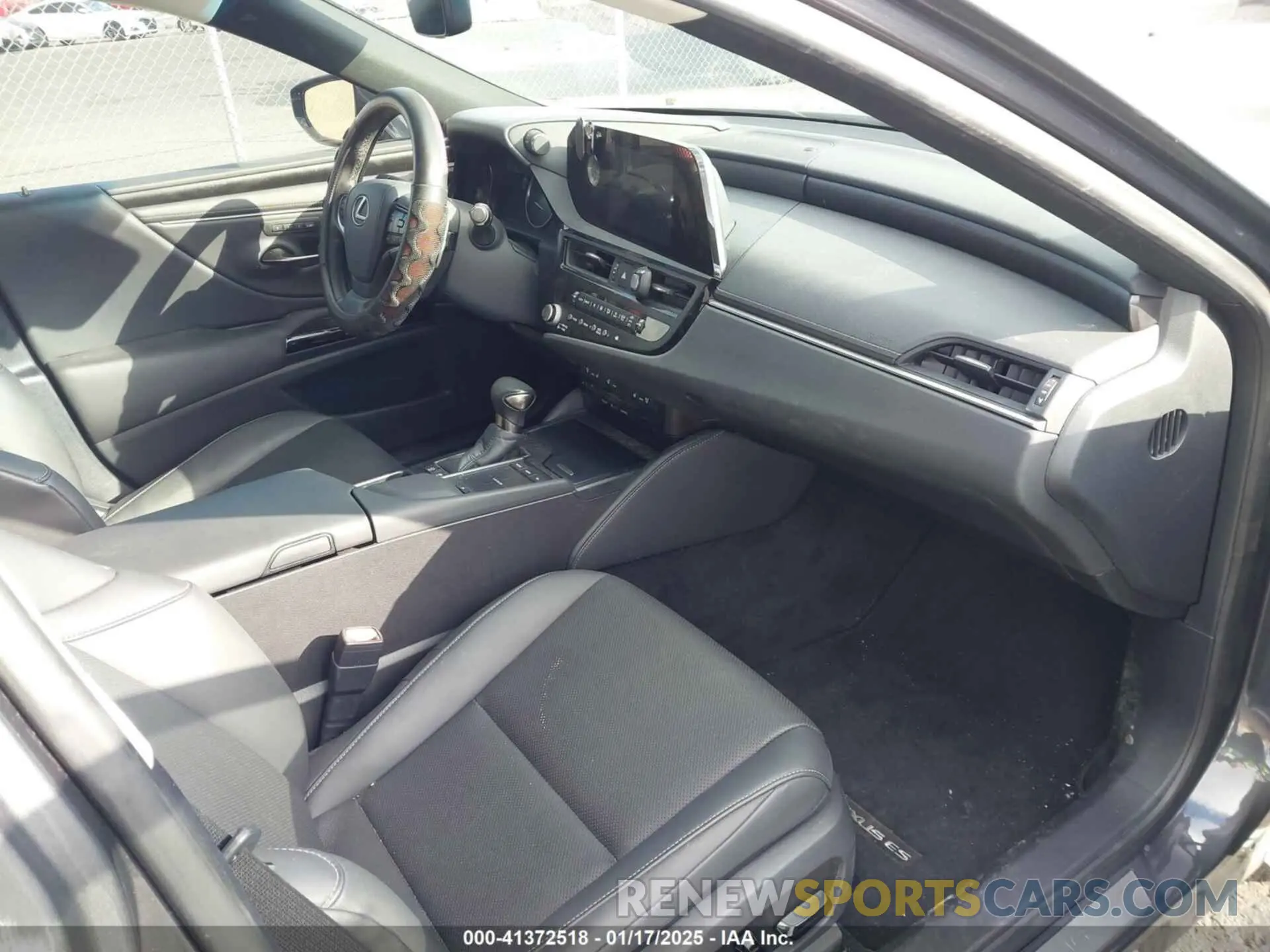5 fotografías del automóvil dañado 58ADA1C15NU013551 LEXUS ES 300H 2022