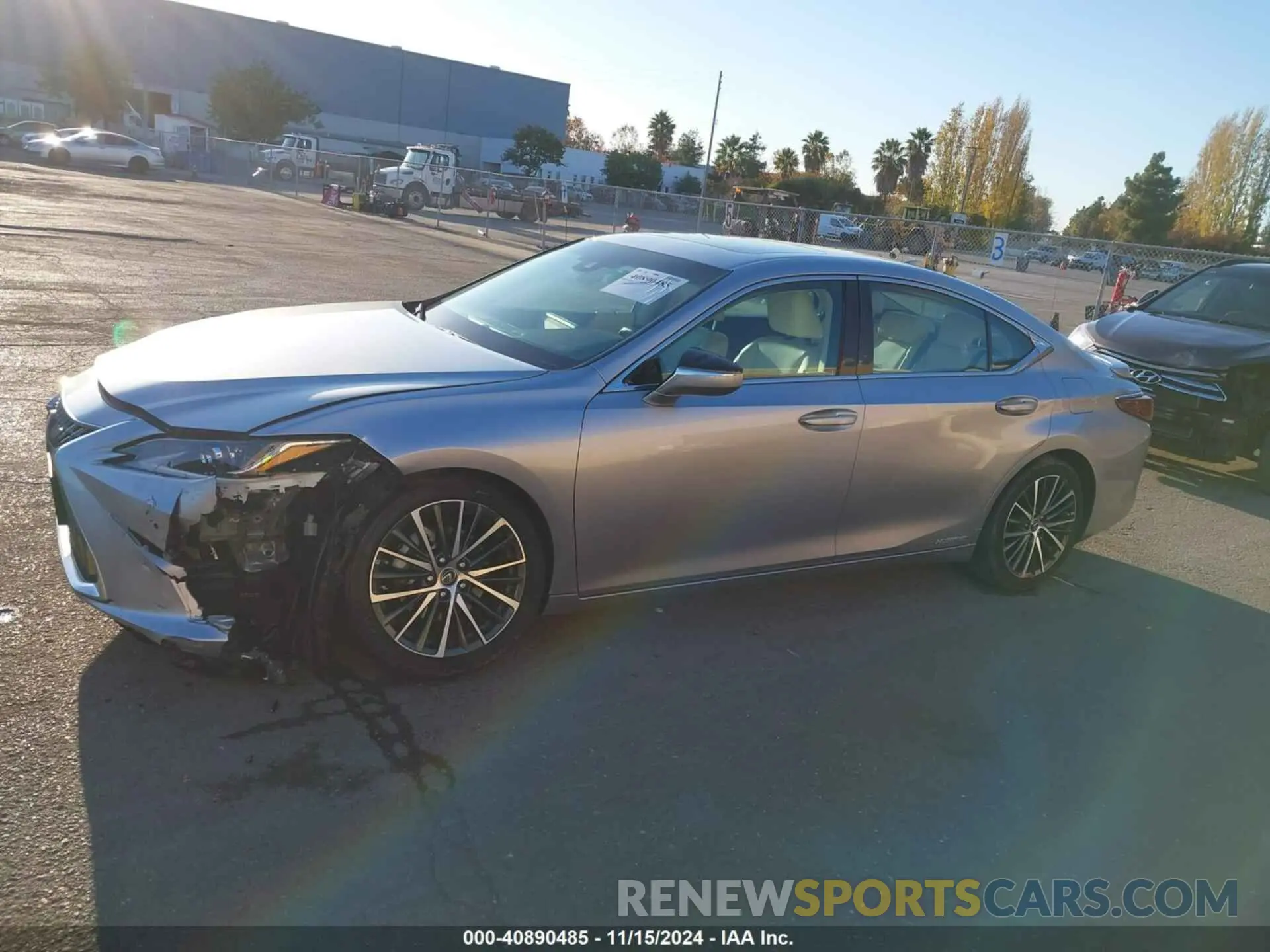 14 fotografías del automóvil dañado 58ADA1C15NU016353 LEXUS ES 300H 2022