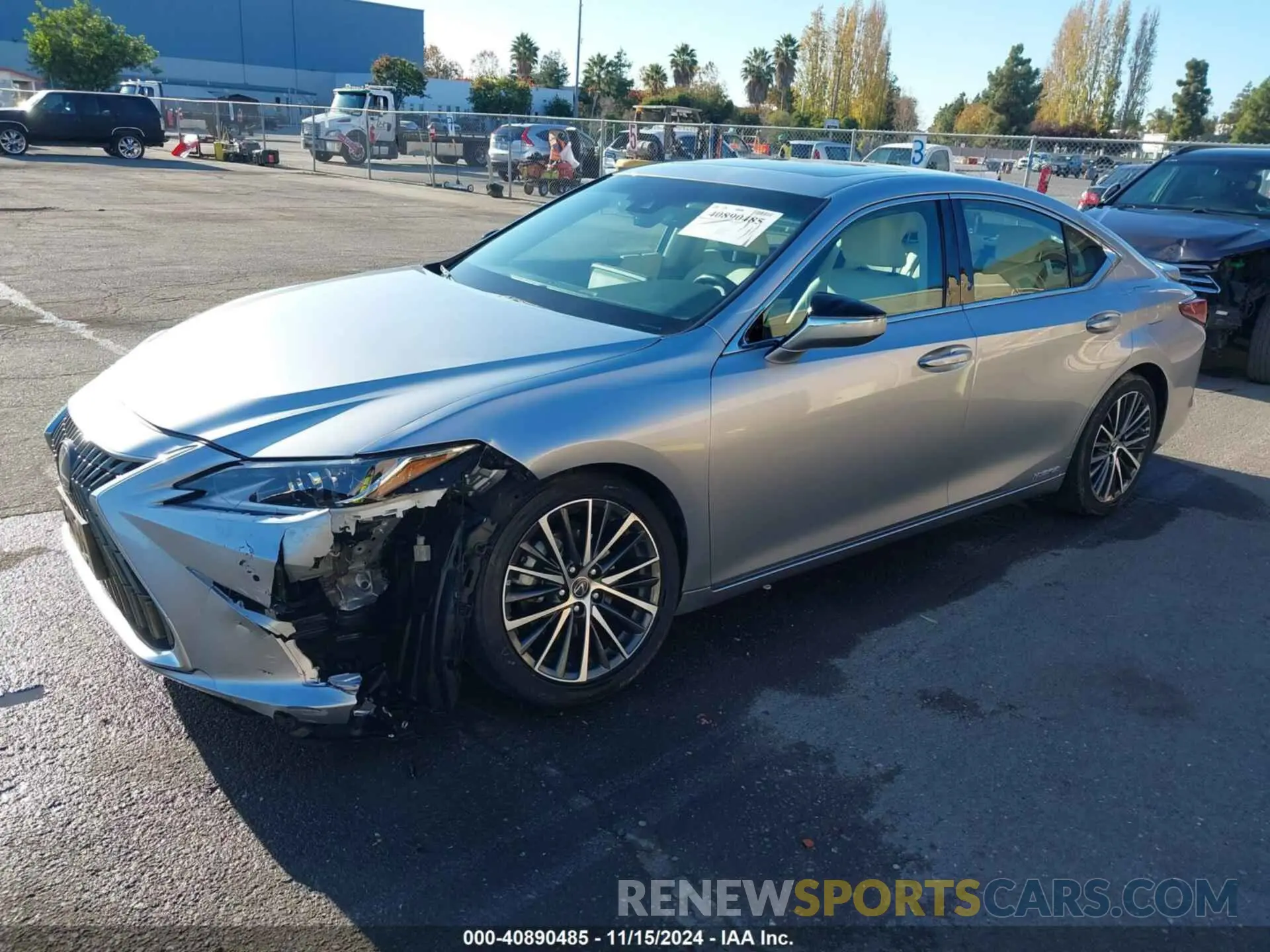 2 fotografías del automóvil dañado 58ADA1C15NU016353 LEXUS ES 300H 2022
