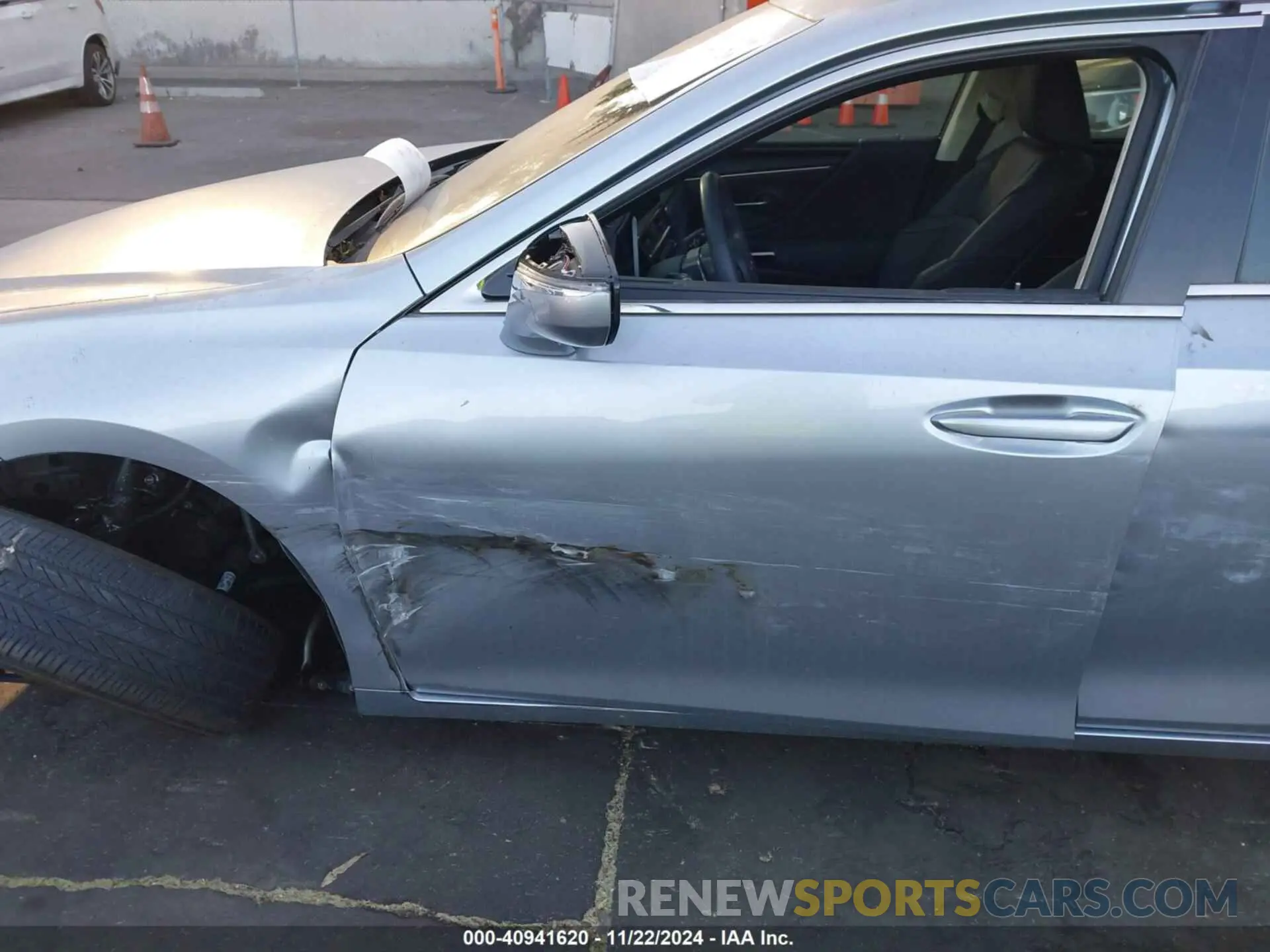 18 fotografías del automóvil dañado 58ADA1C16NU019245 LEXUS ES 300H 2022