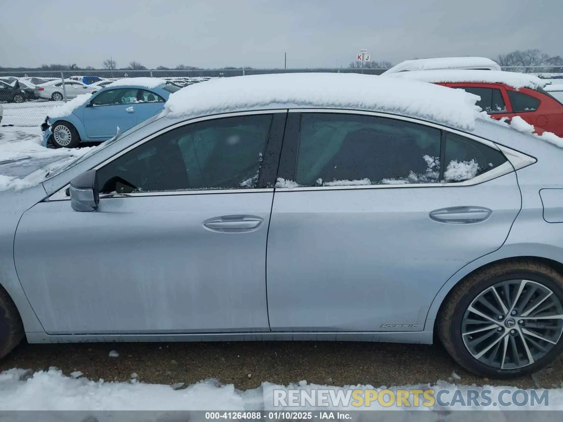 14 fotografías del automóvil dañado 58ADA1C17NU017696 LEXUS ES 300H 2022