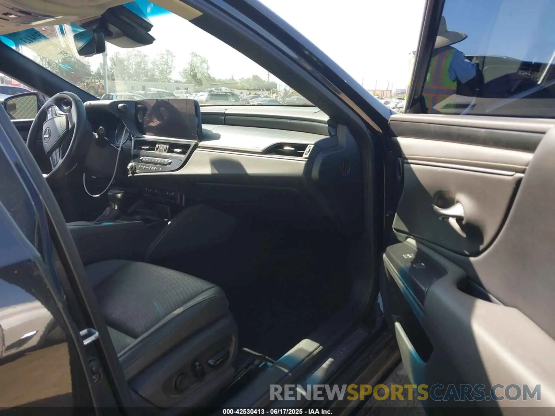 5 fotografías del automóvil dañado 58ADA1C17NU017942 LEXUS ES 300H 2022